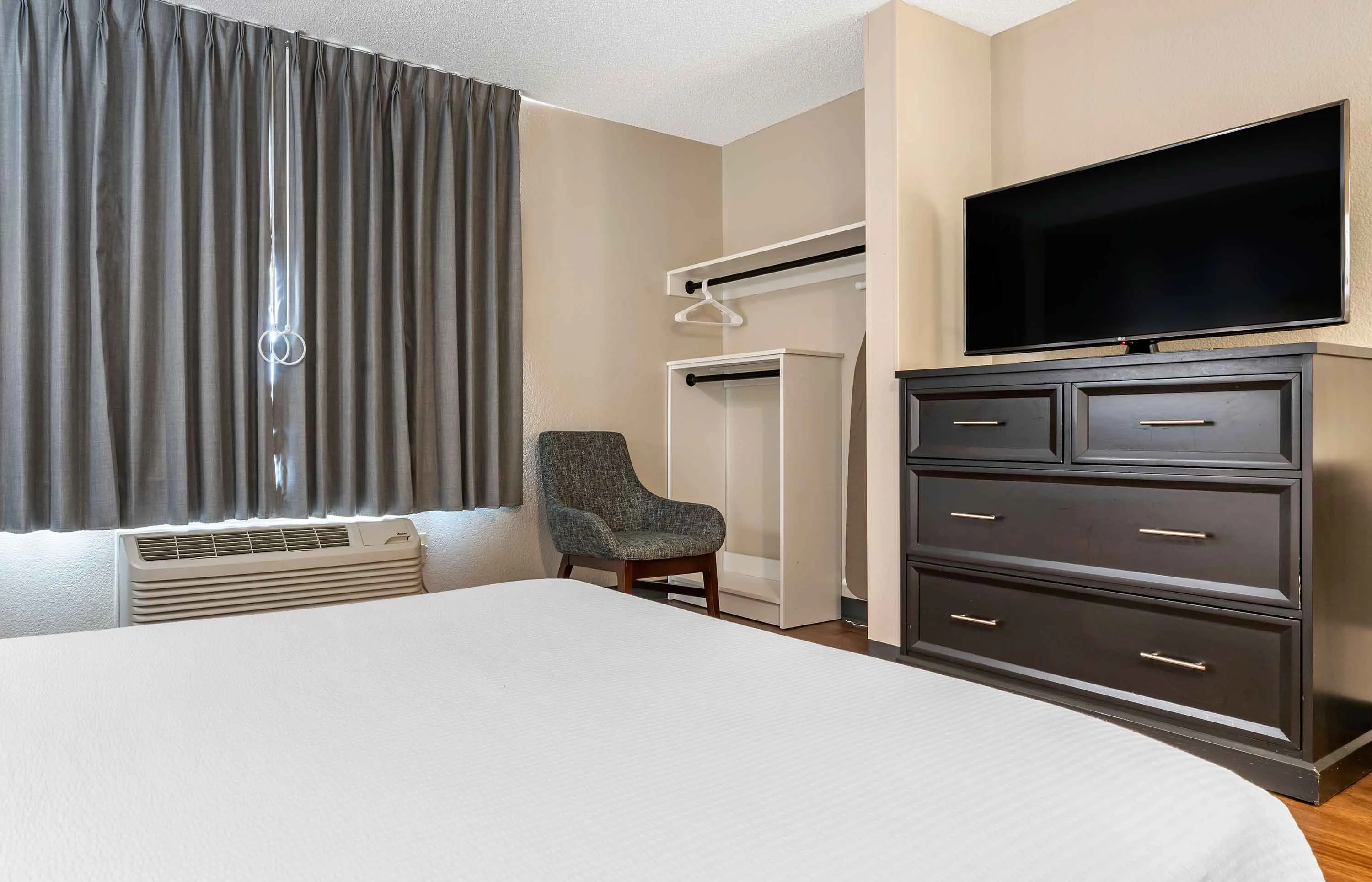 Studio Suite - 1 Queen Bed