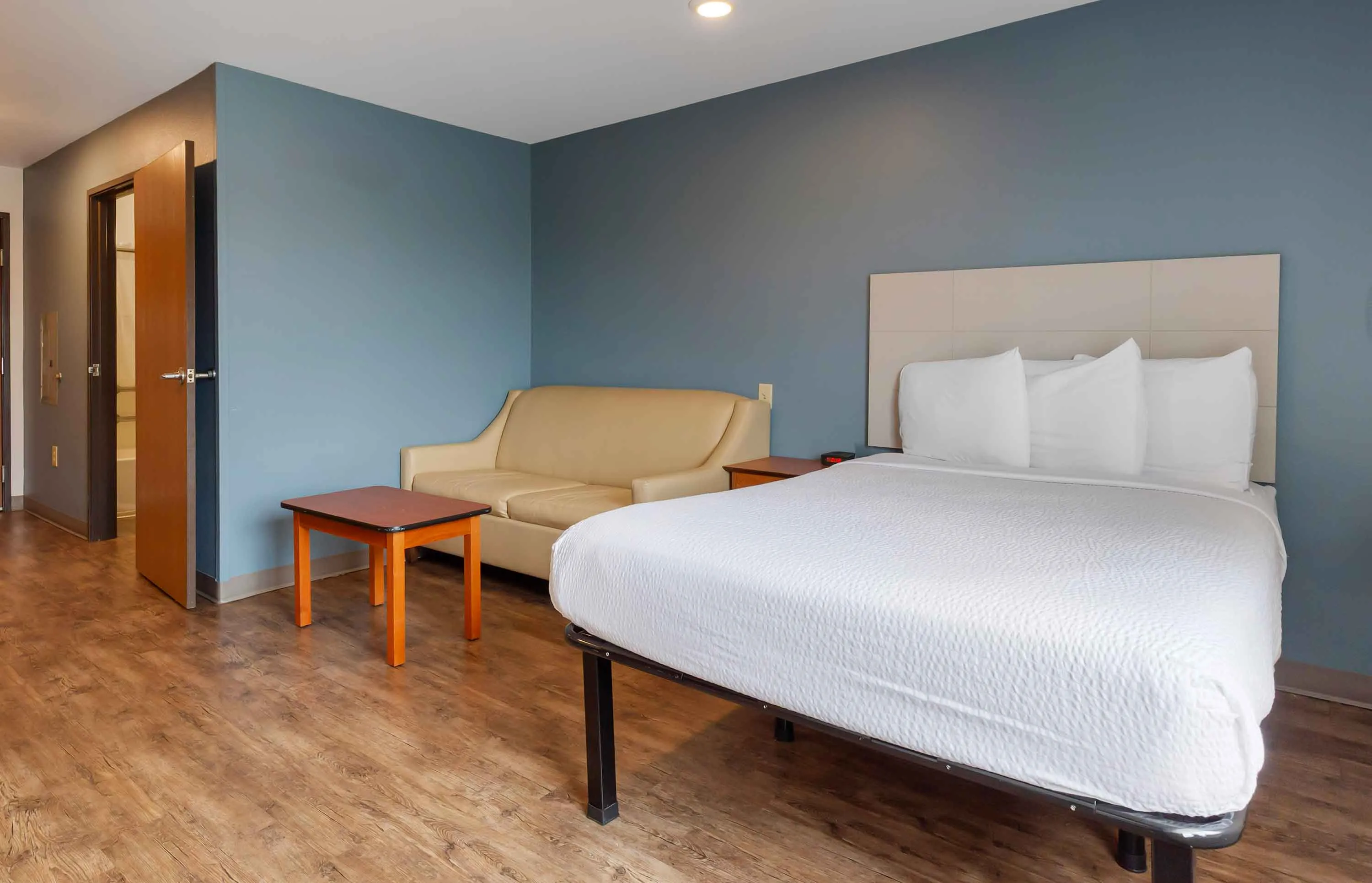 Deluxe Studio - 1 Full Bed