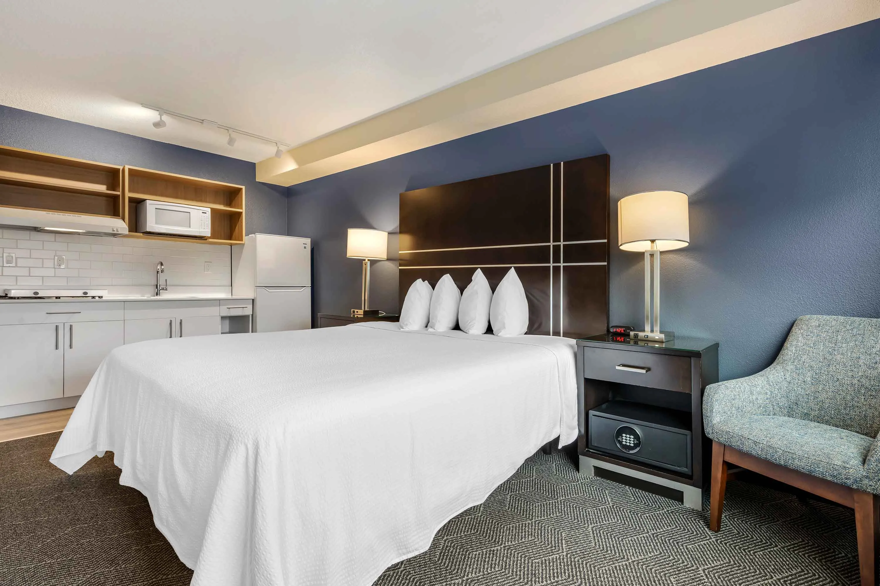 Studio Suite - 1 Queen Bed