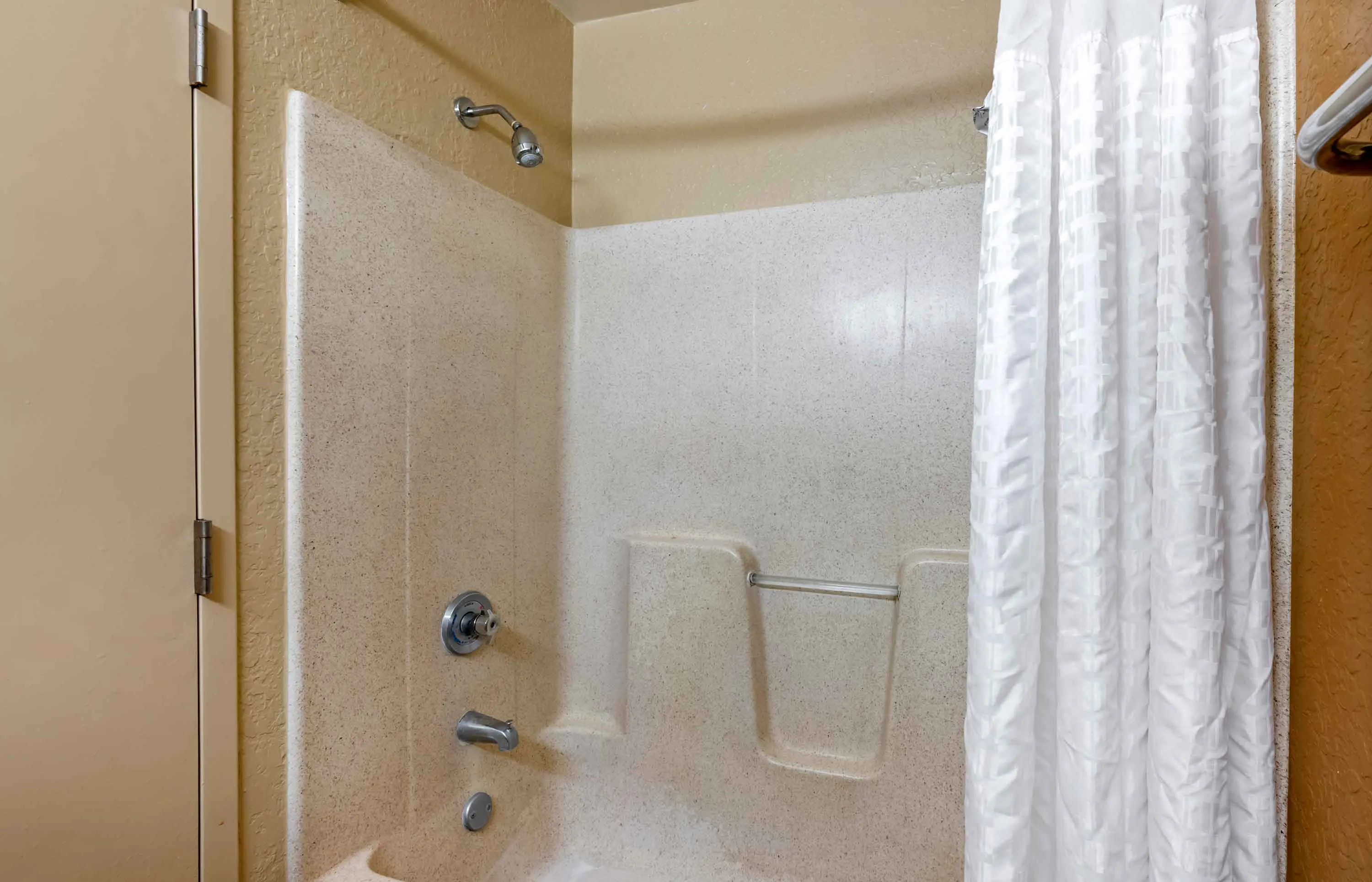 Studio Suite - 2 Full Beds