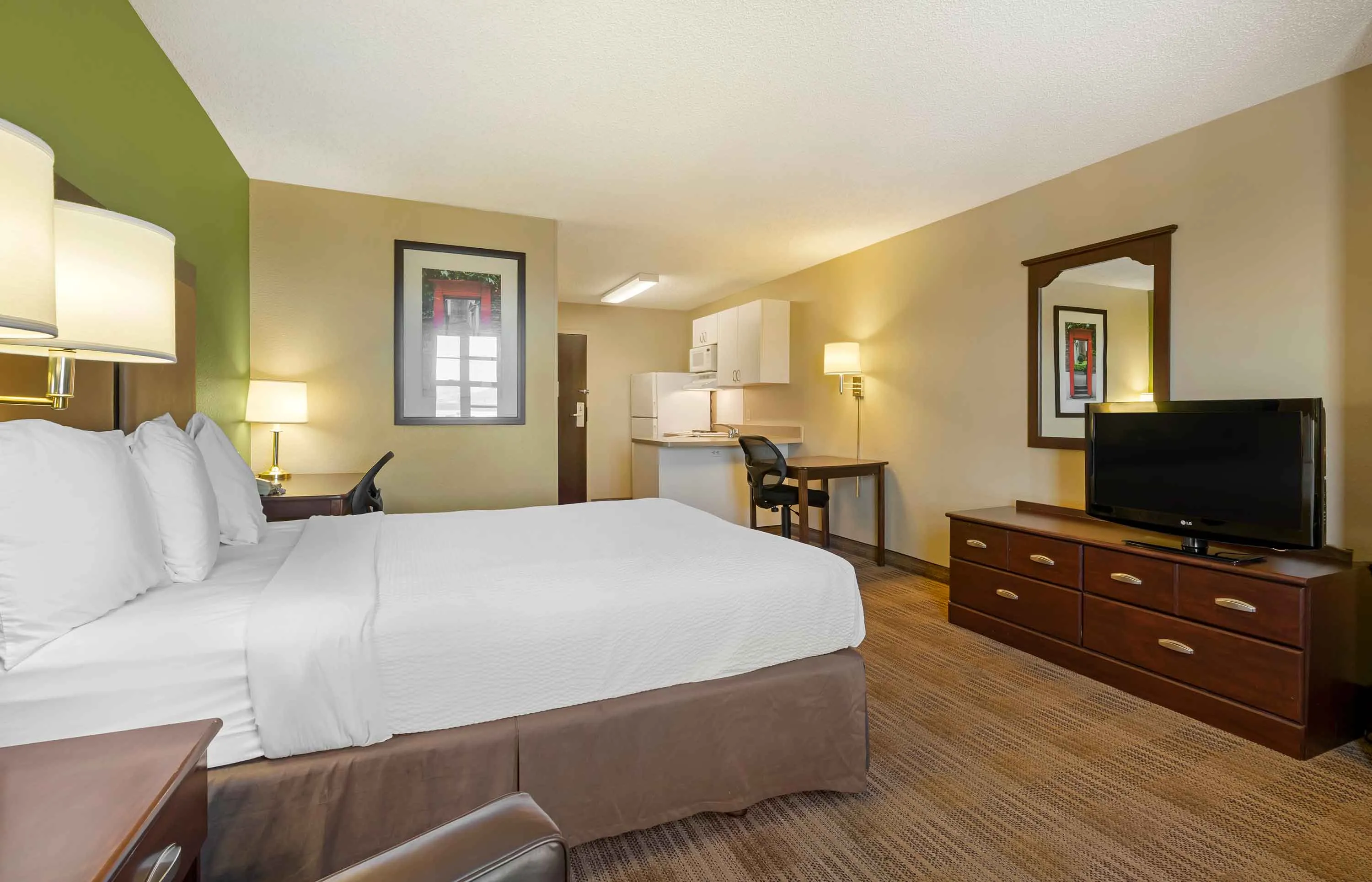 Studio Suite - 1 Queen Bed