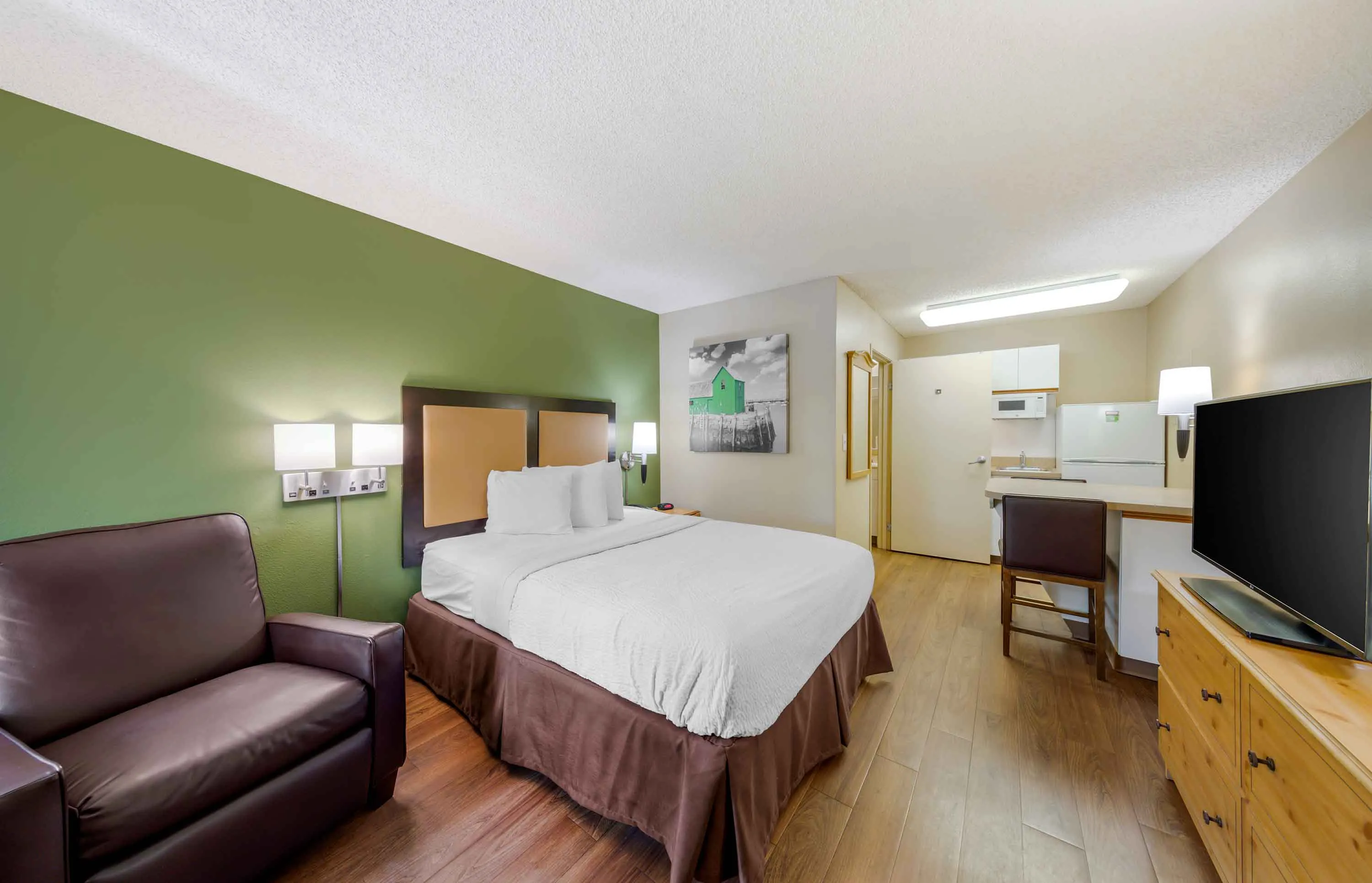 Studio Suite - 1 Queen Bed