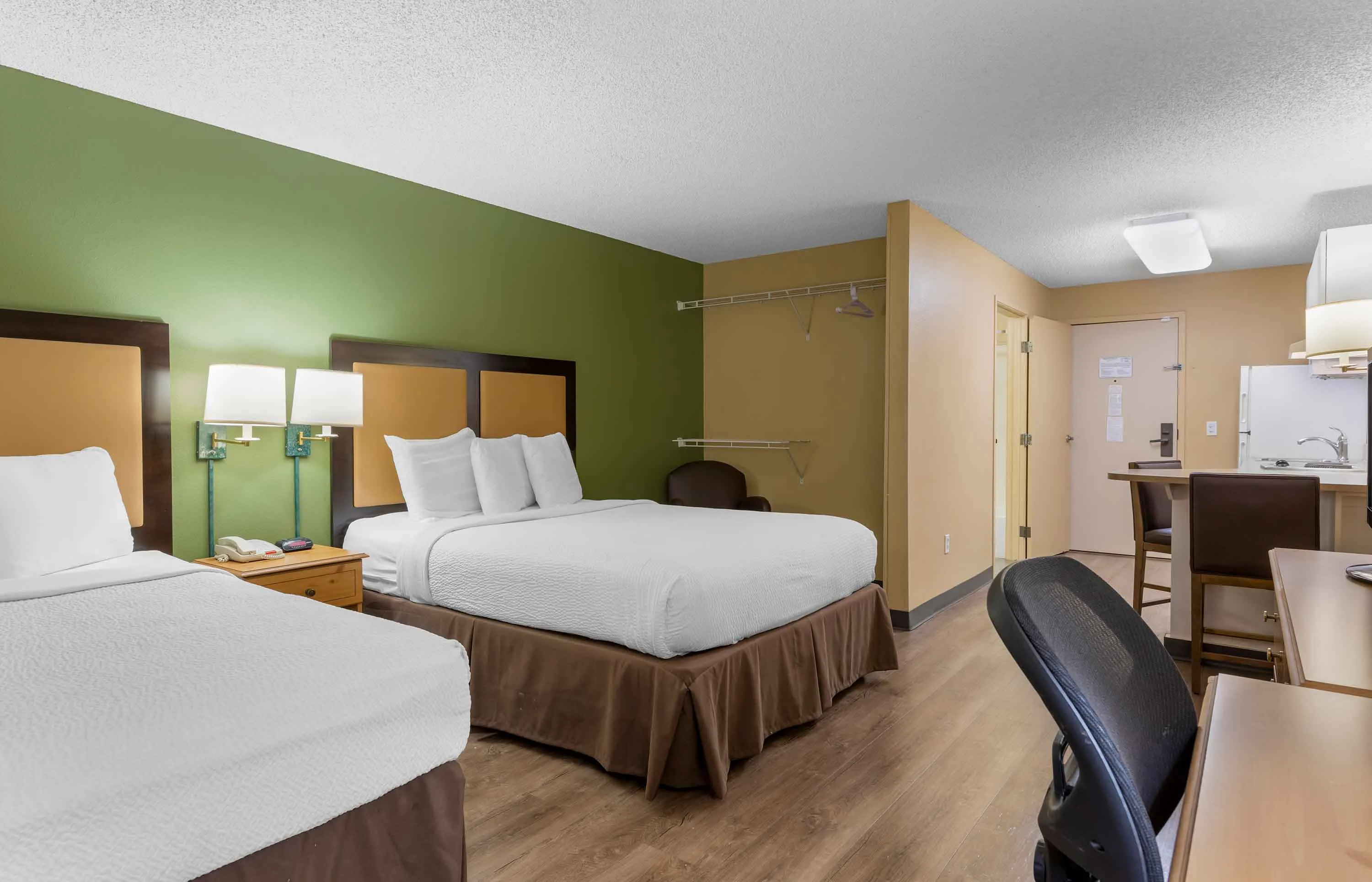 Studio Suite - 2 Queen Beds