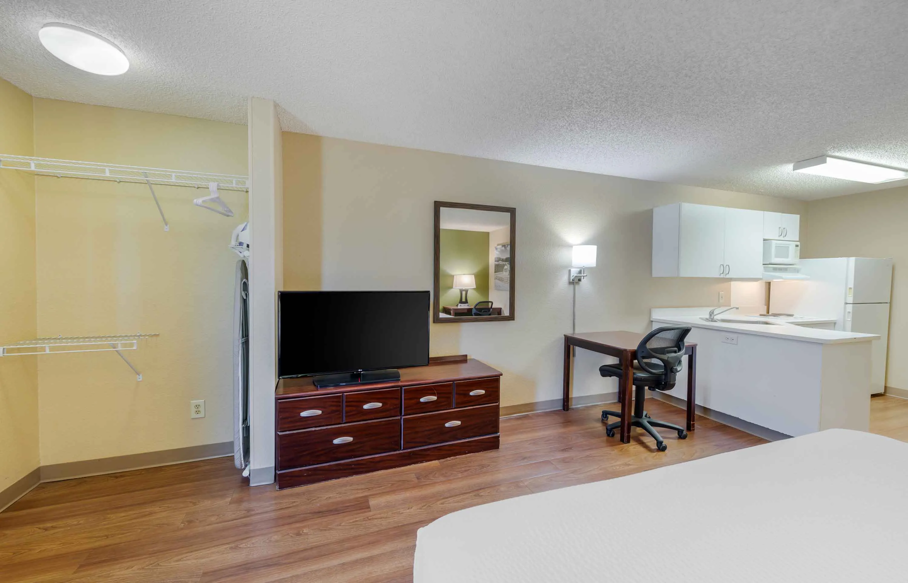 Studio Suite - 1 King Bed