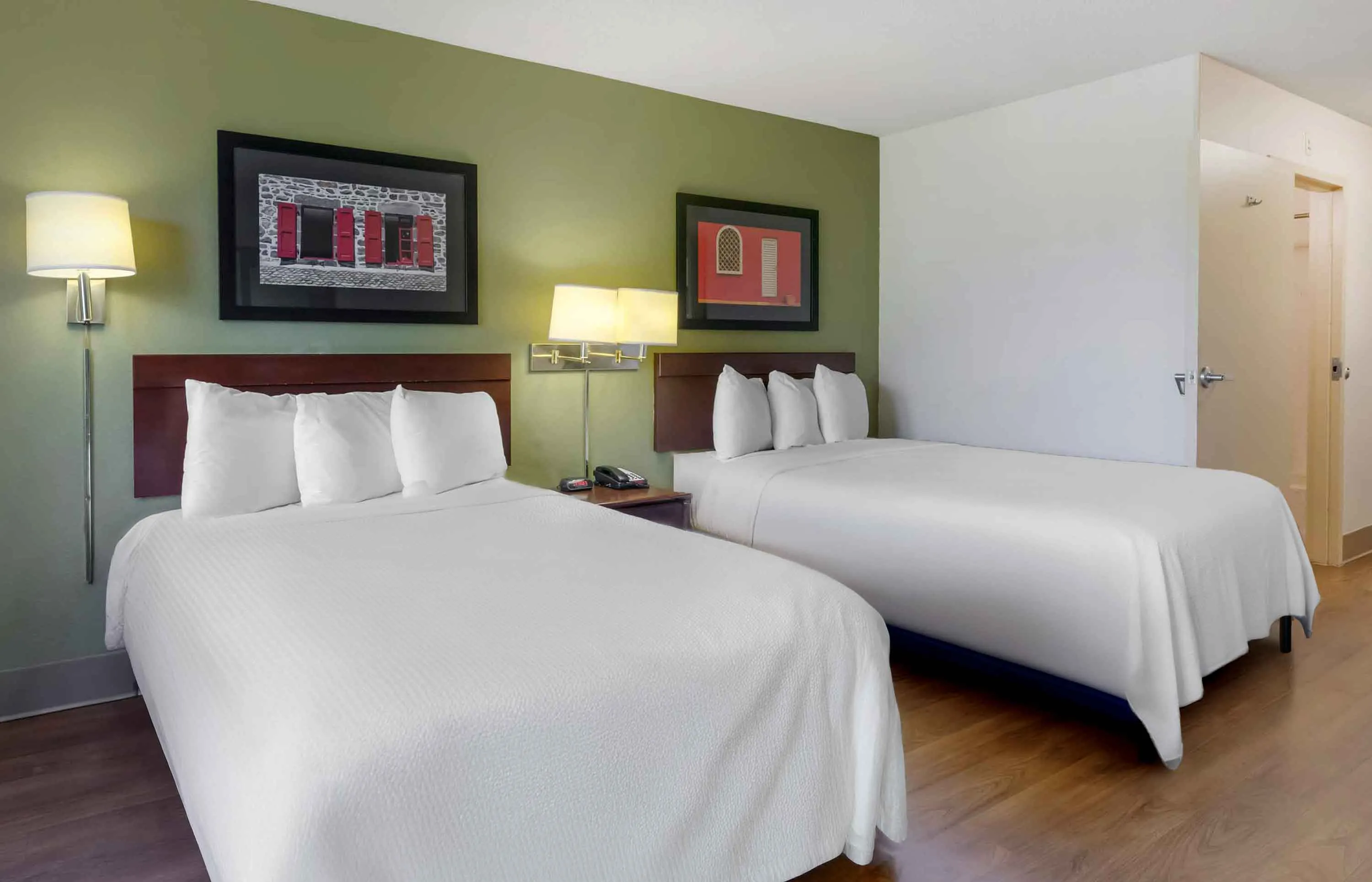 Studio Suite - 2 Full Beds