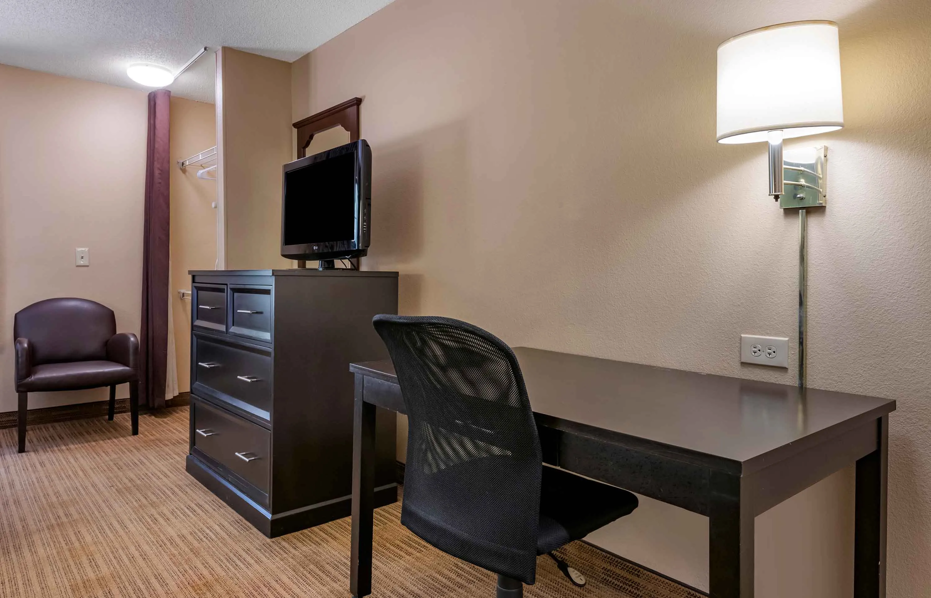 Studio Suite - 2 Full Beds