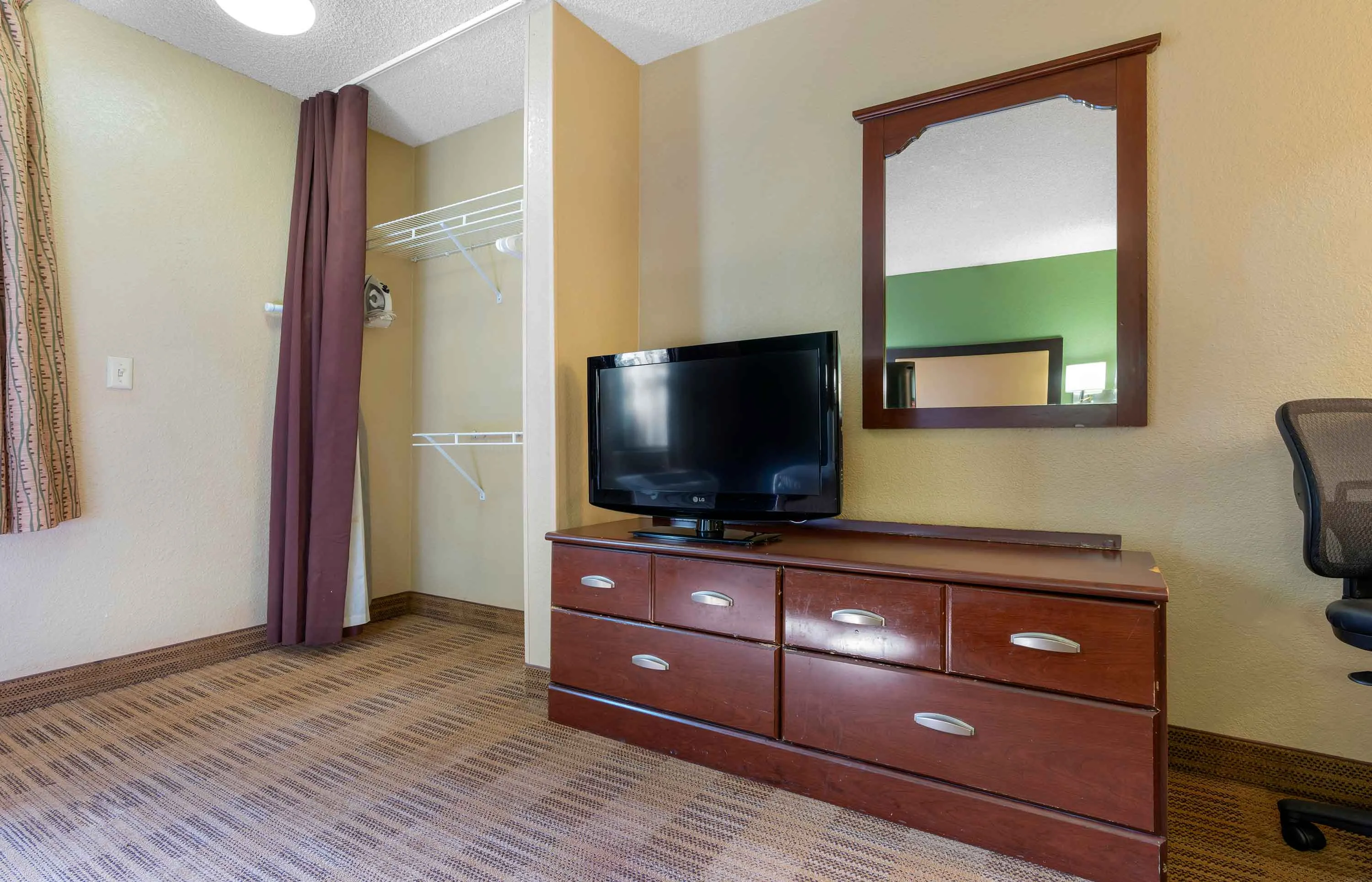Studio Suite - 2 Full Beds