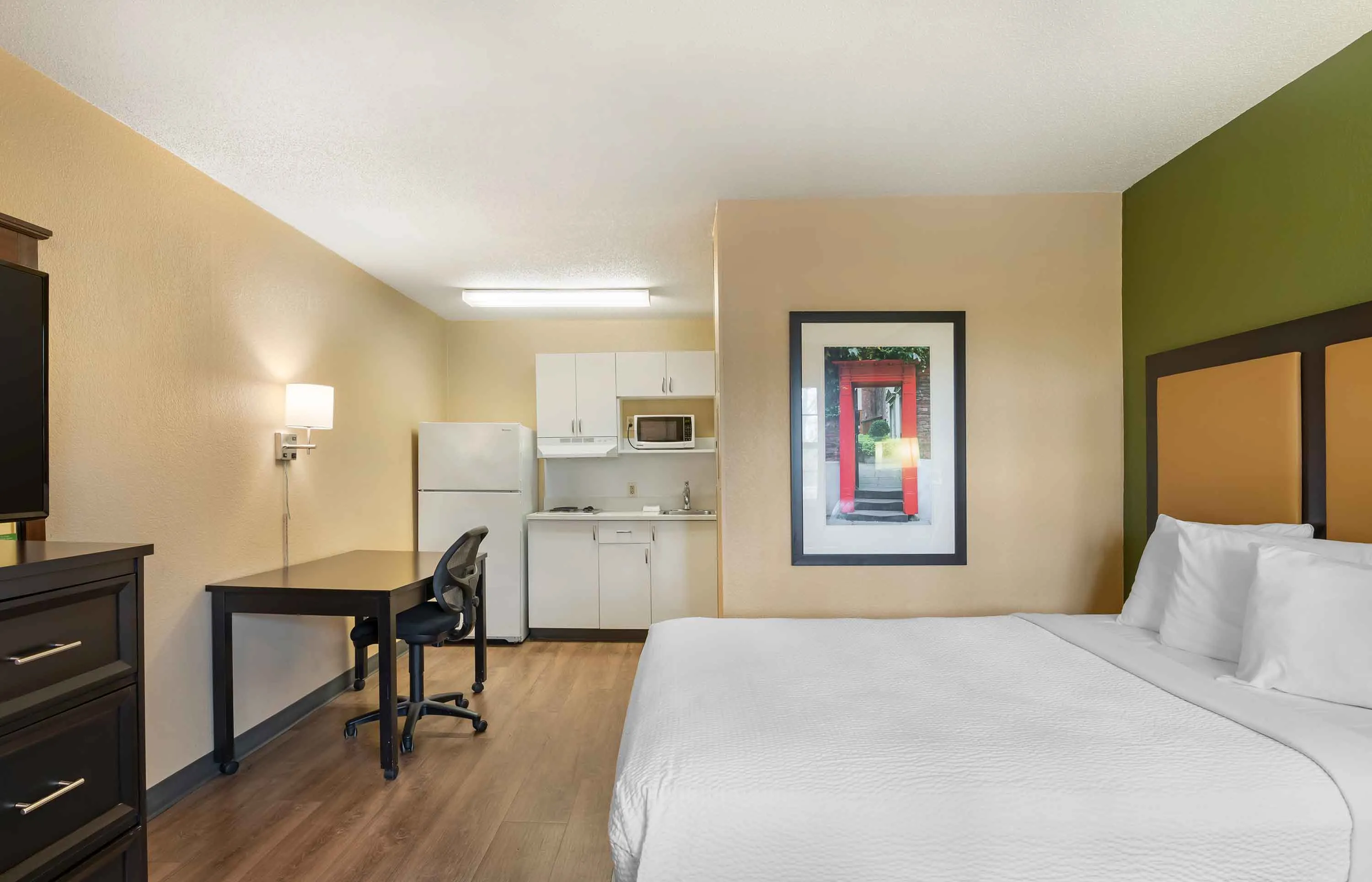 Studio Suite - 1 Queen Bed