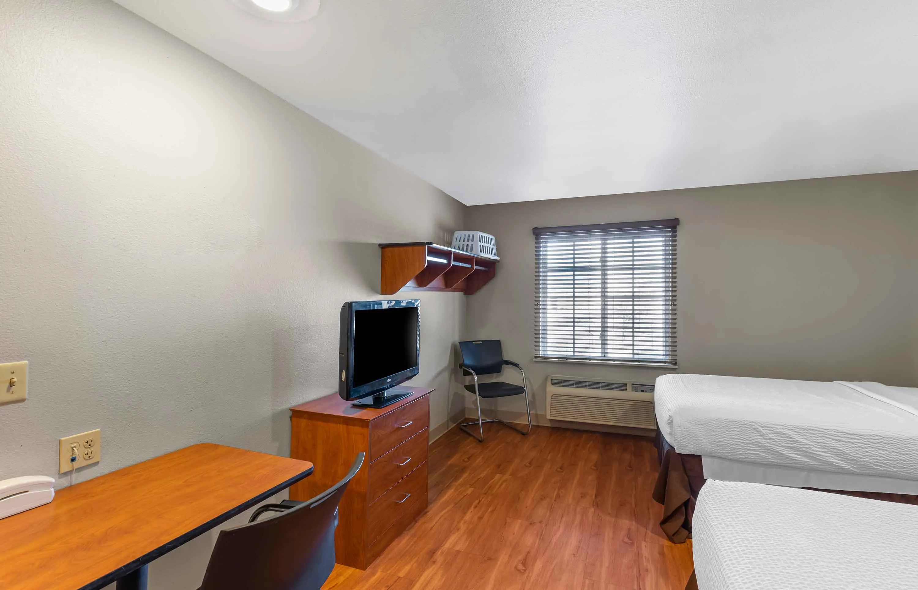 Studio Suite - 2 Full Beds