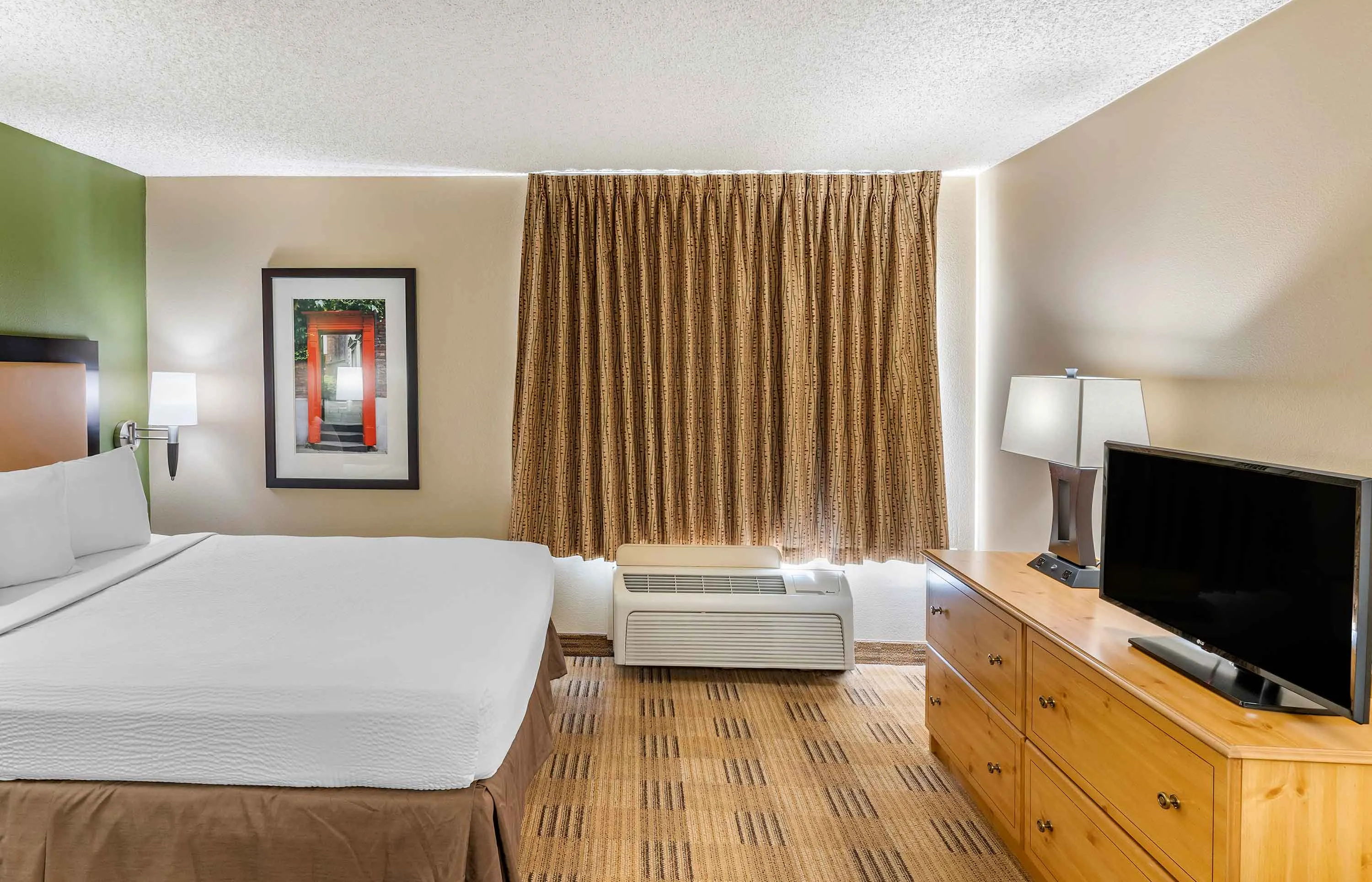 Studio Suite - 1 Queen Bed