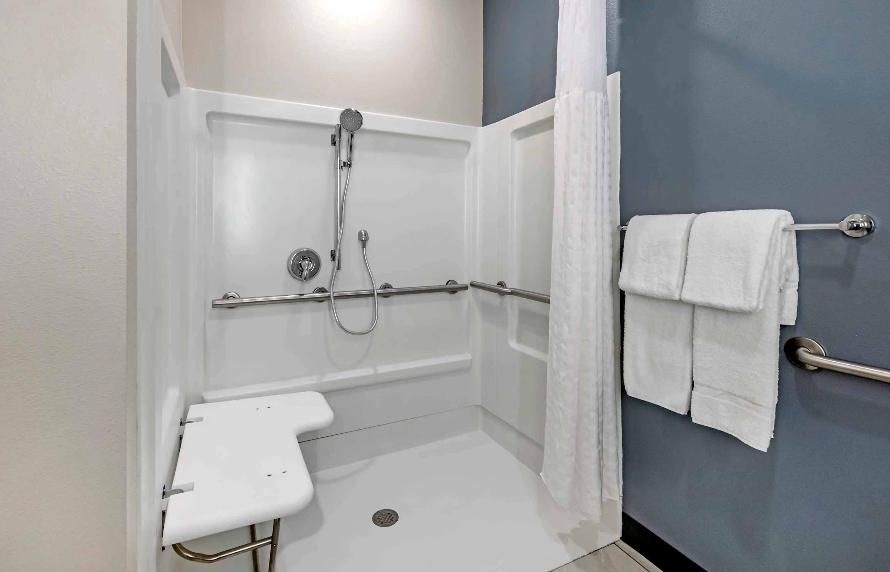 Studio Suite - 2 Full Beds