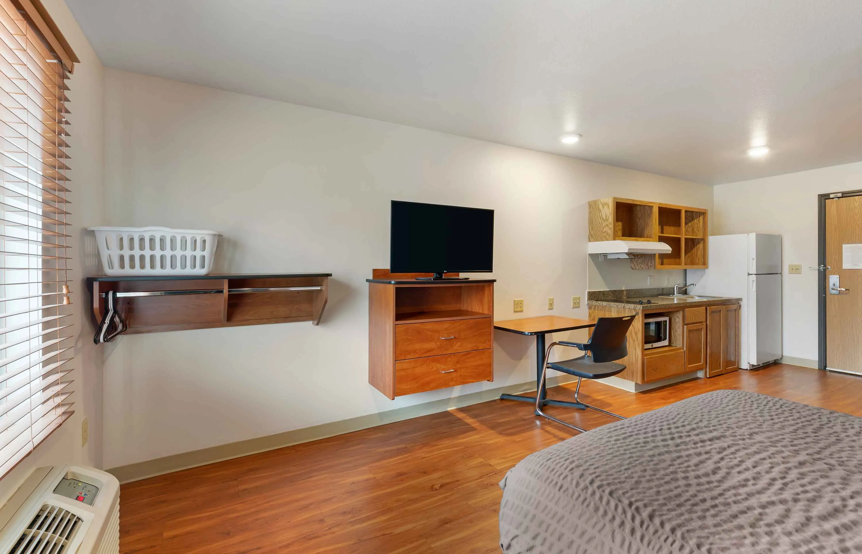 Studio Suite - 1 Full Bed