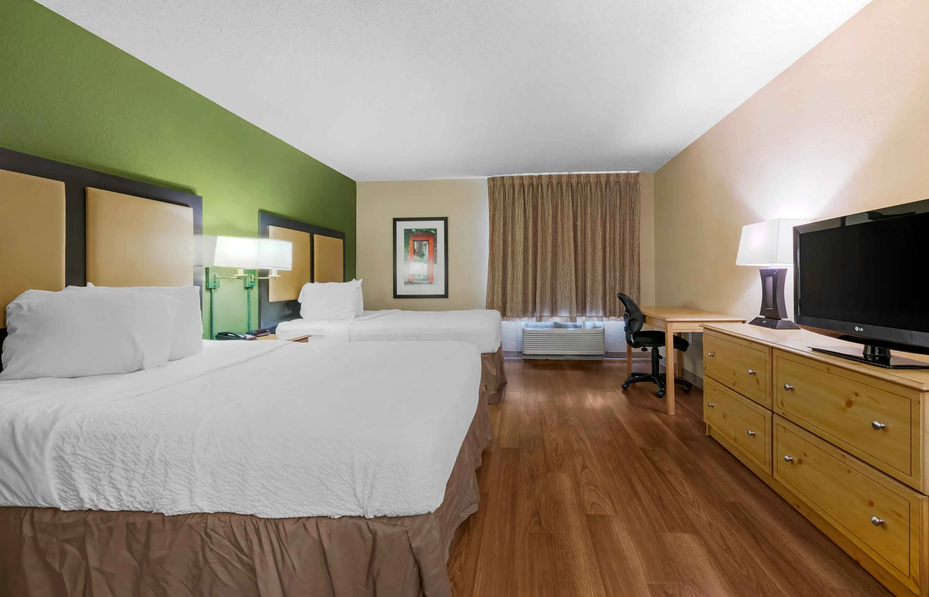 Studio Suite - 2 Queen Beds