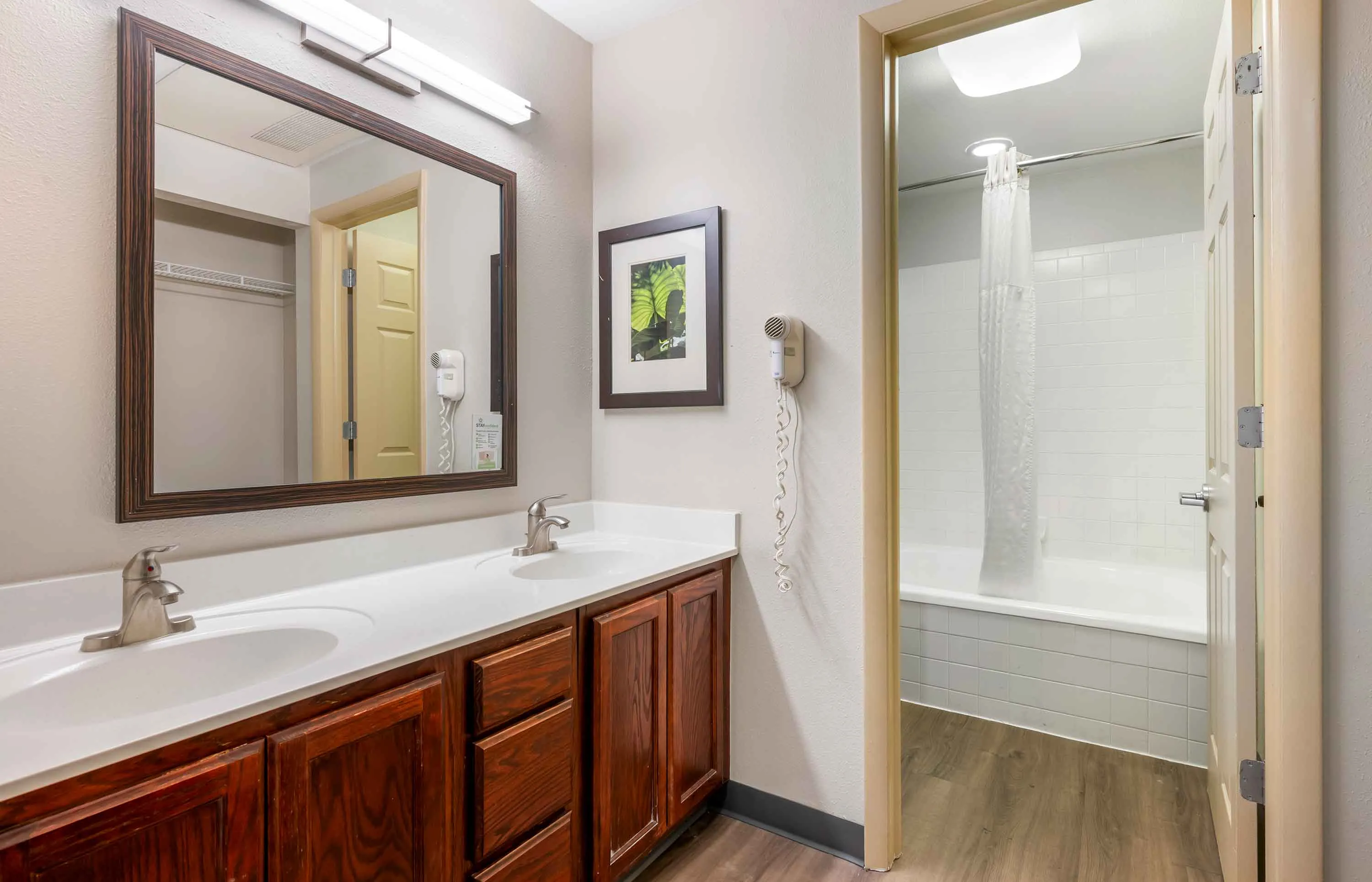 1 Bedroom Suite - 2 Full Beds