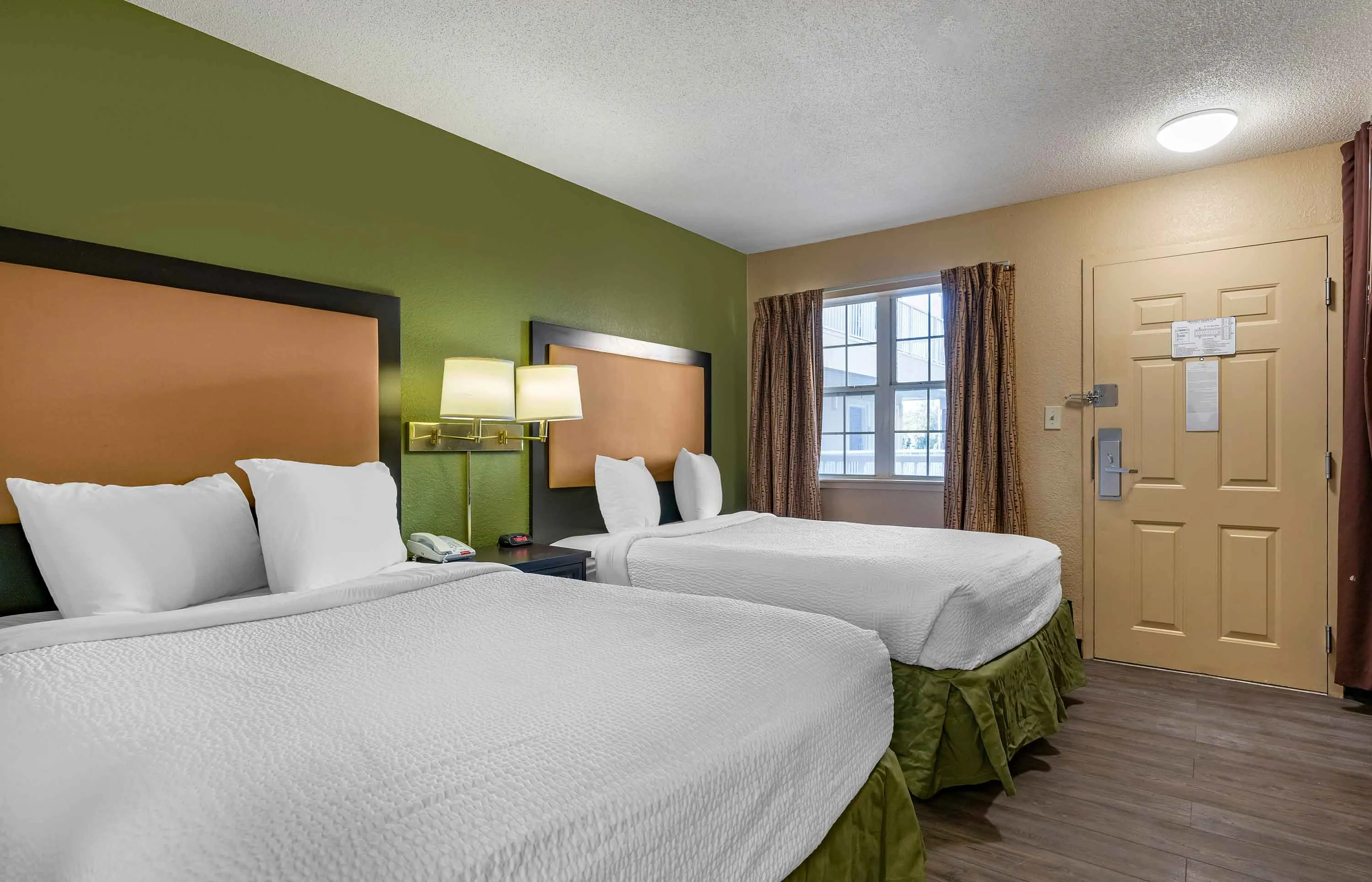 Studio Suite - 2 Full Beds