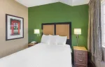 1 Bedroom Suite - 1 Queen Bed