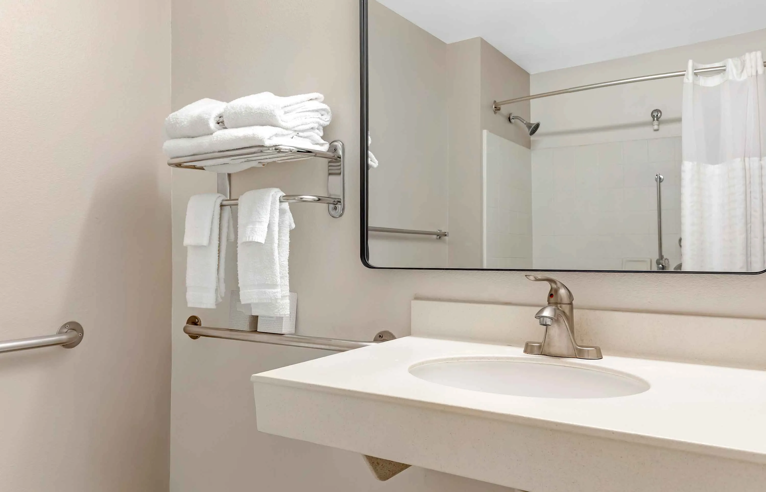 Studio Suite - 1 Queen Bed