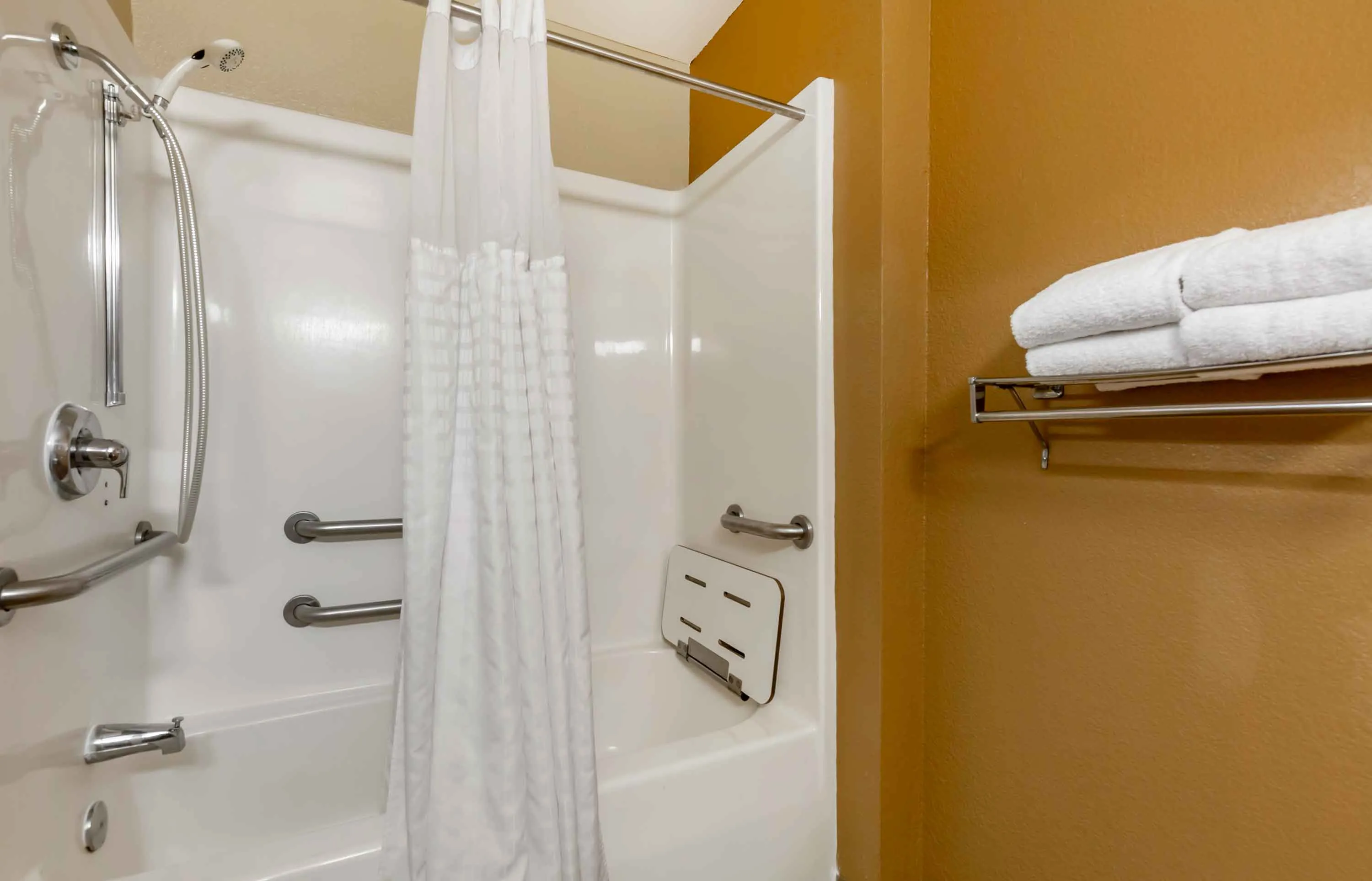 Studio Suite - 1 Queen Bed