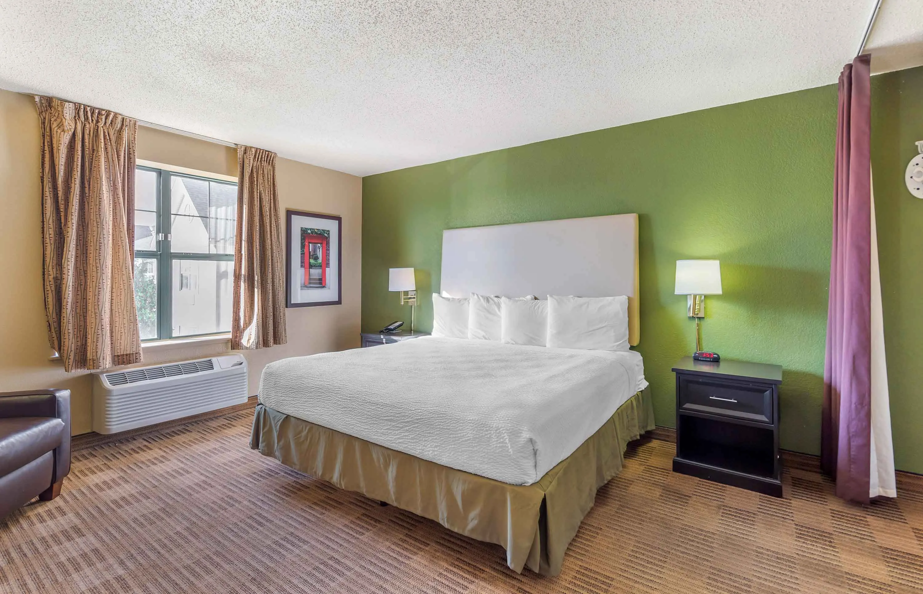 Studio Suite - 1 Queen Bed