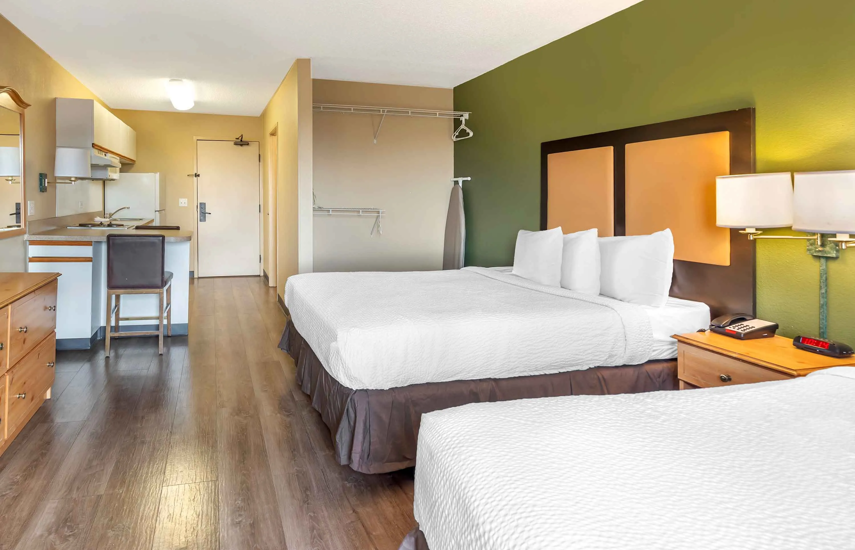Studio Suite - 2 Queen Beds