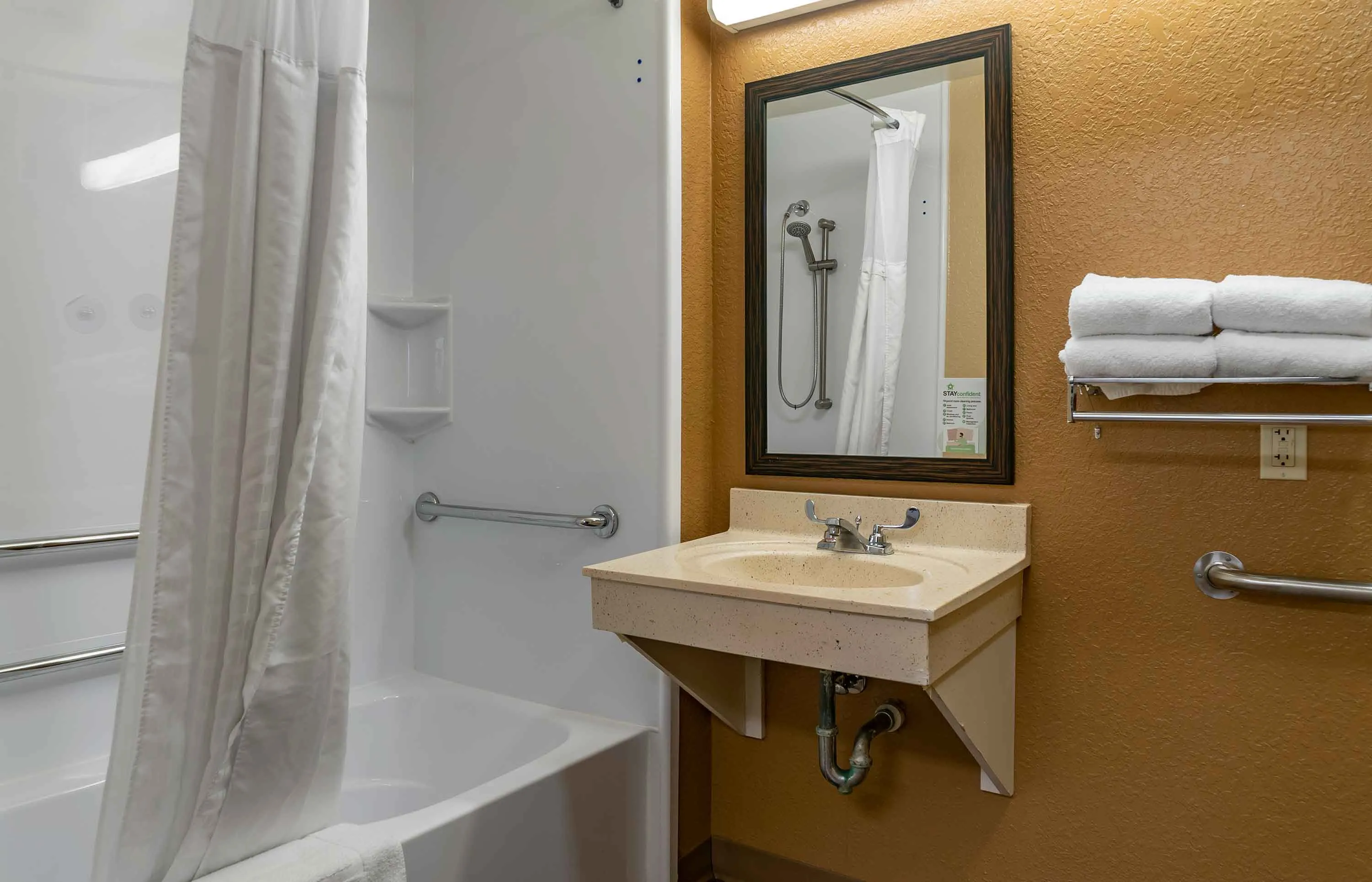 Studio Suite - 1 Queen Bed