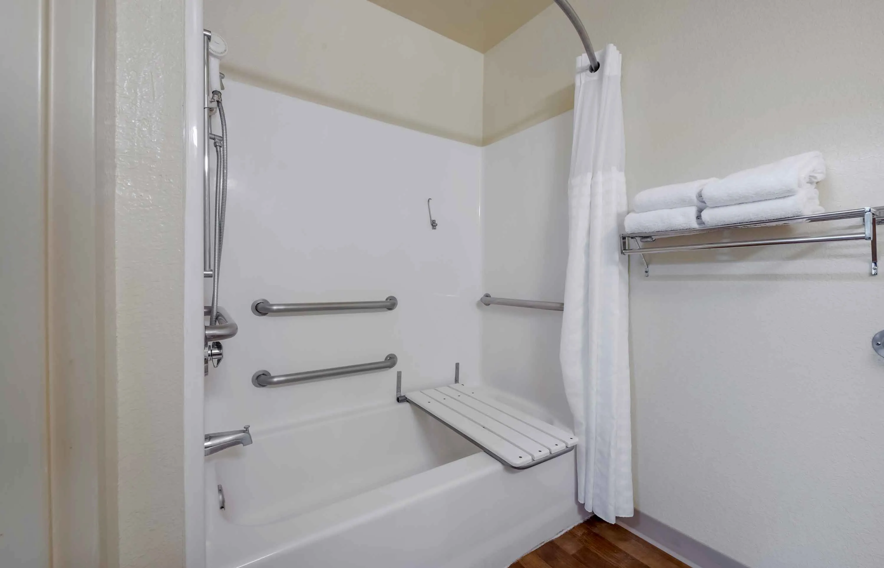 Studio Suite - 1 Queen Bed