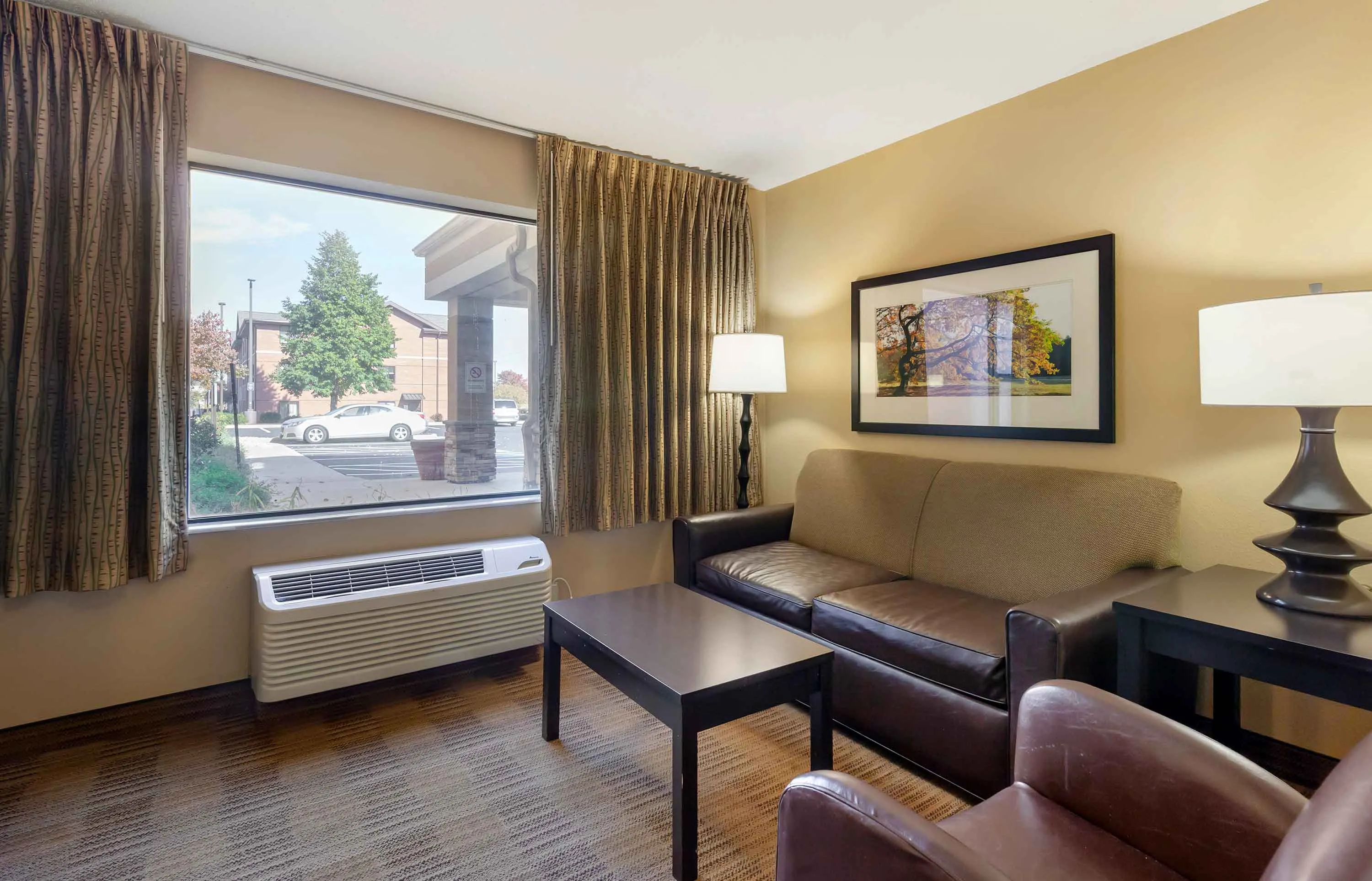 Studio Suite - 2 Full Beds