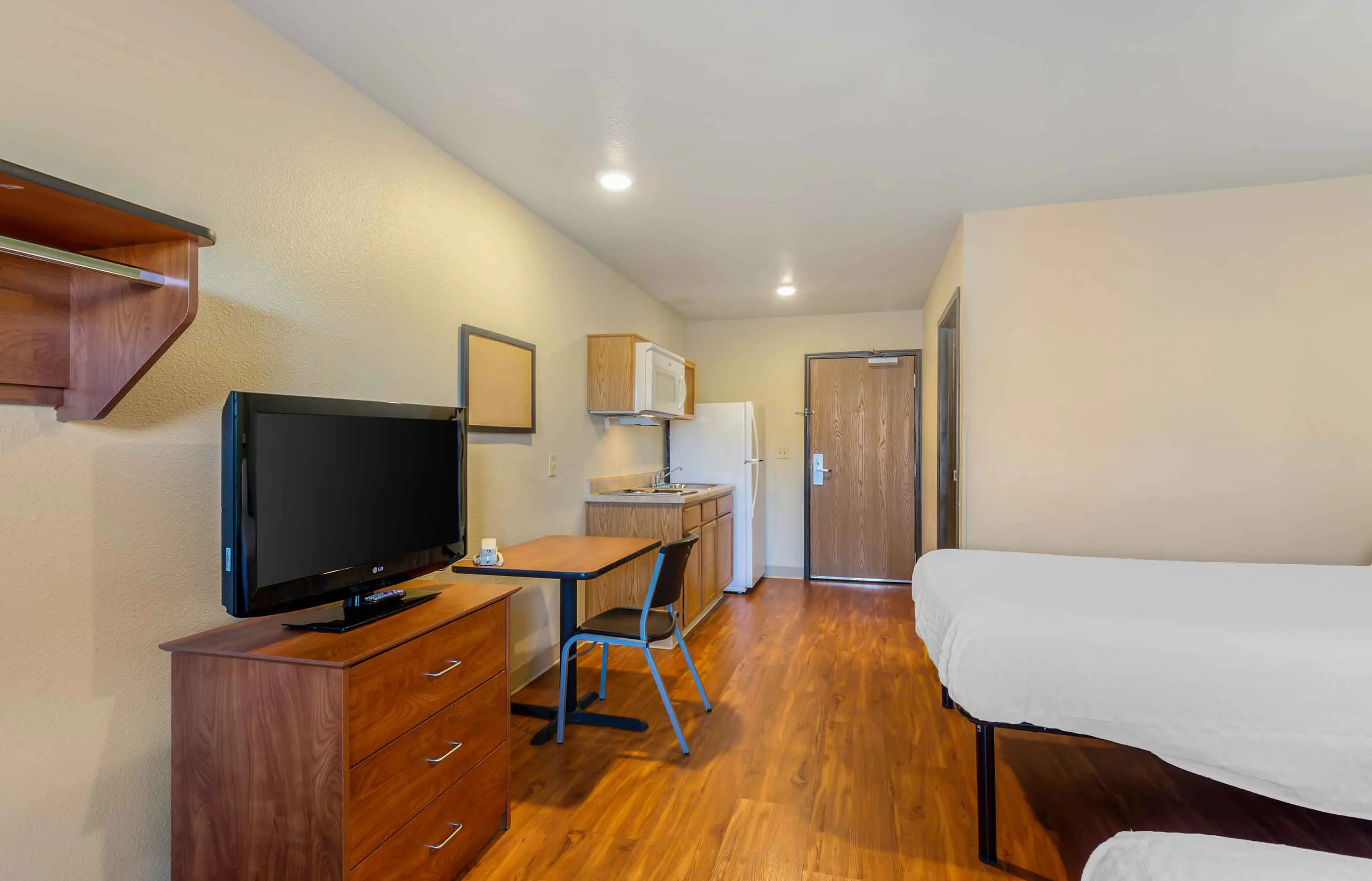 Studio Suite - 2 Full Beds