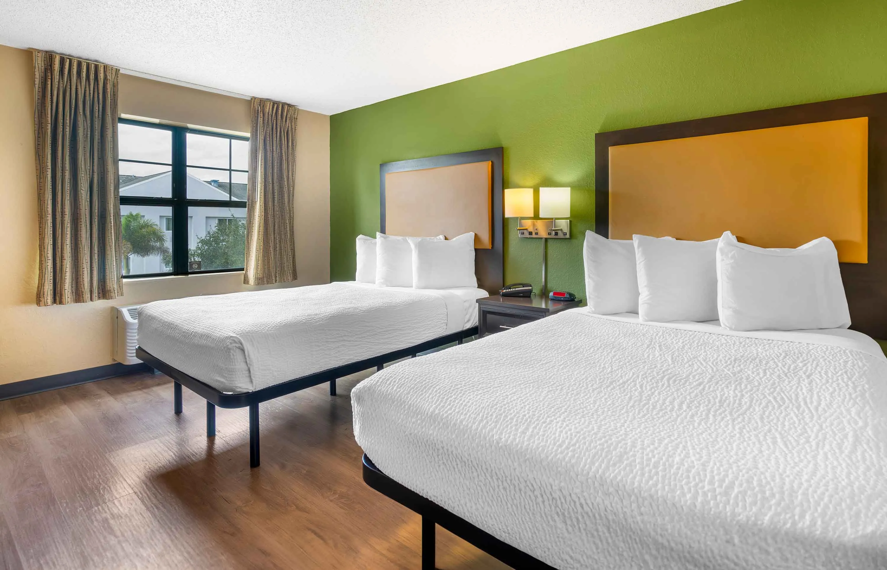 Studio Suite - 2 Full Beds