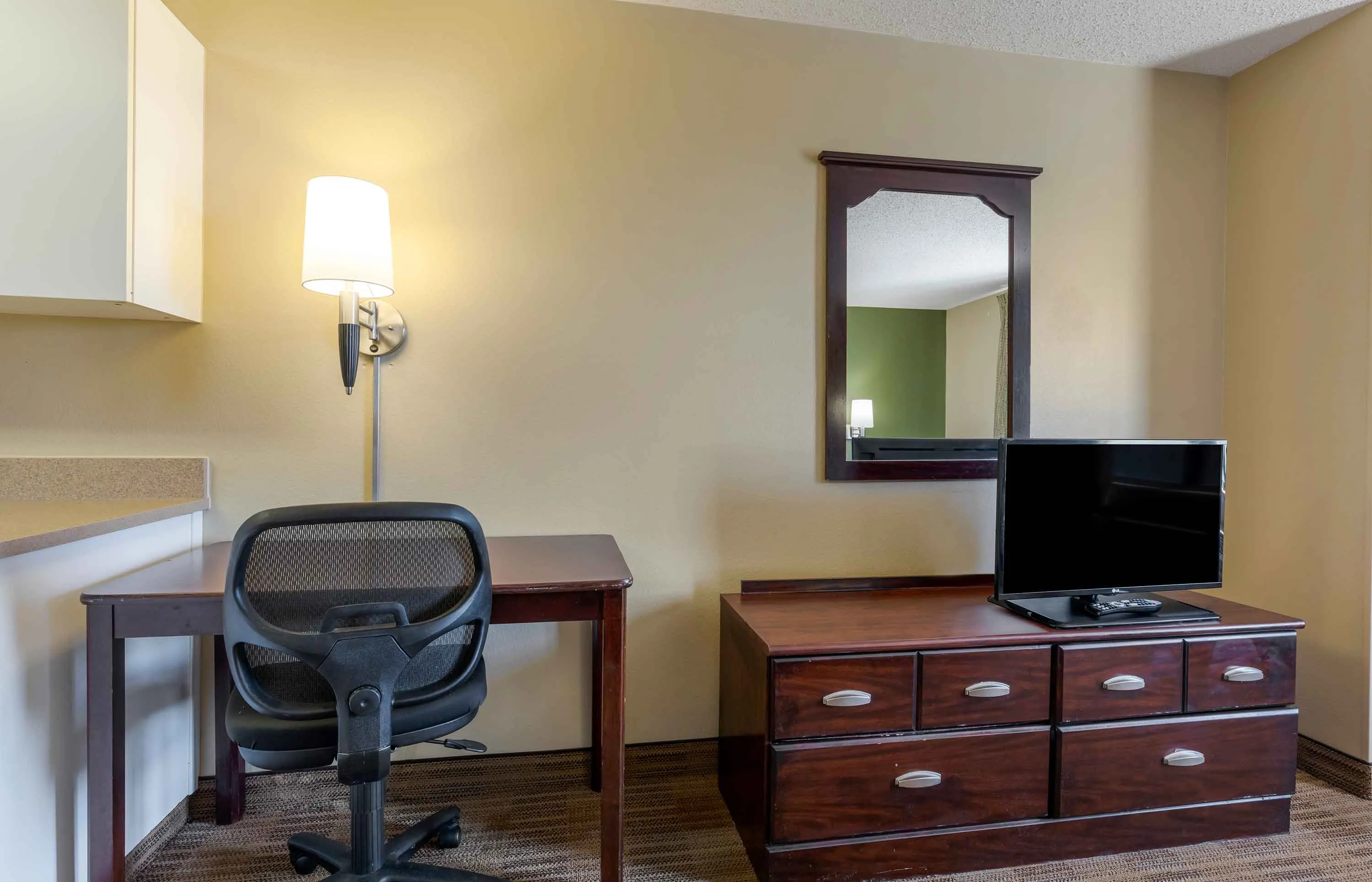Studio Suite - 1 Queen Bed