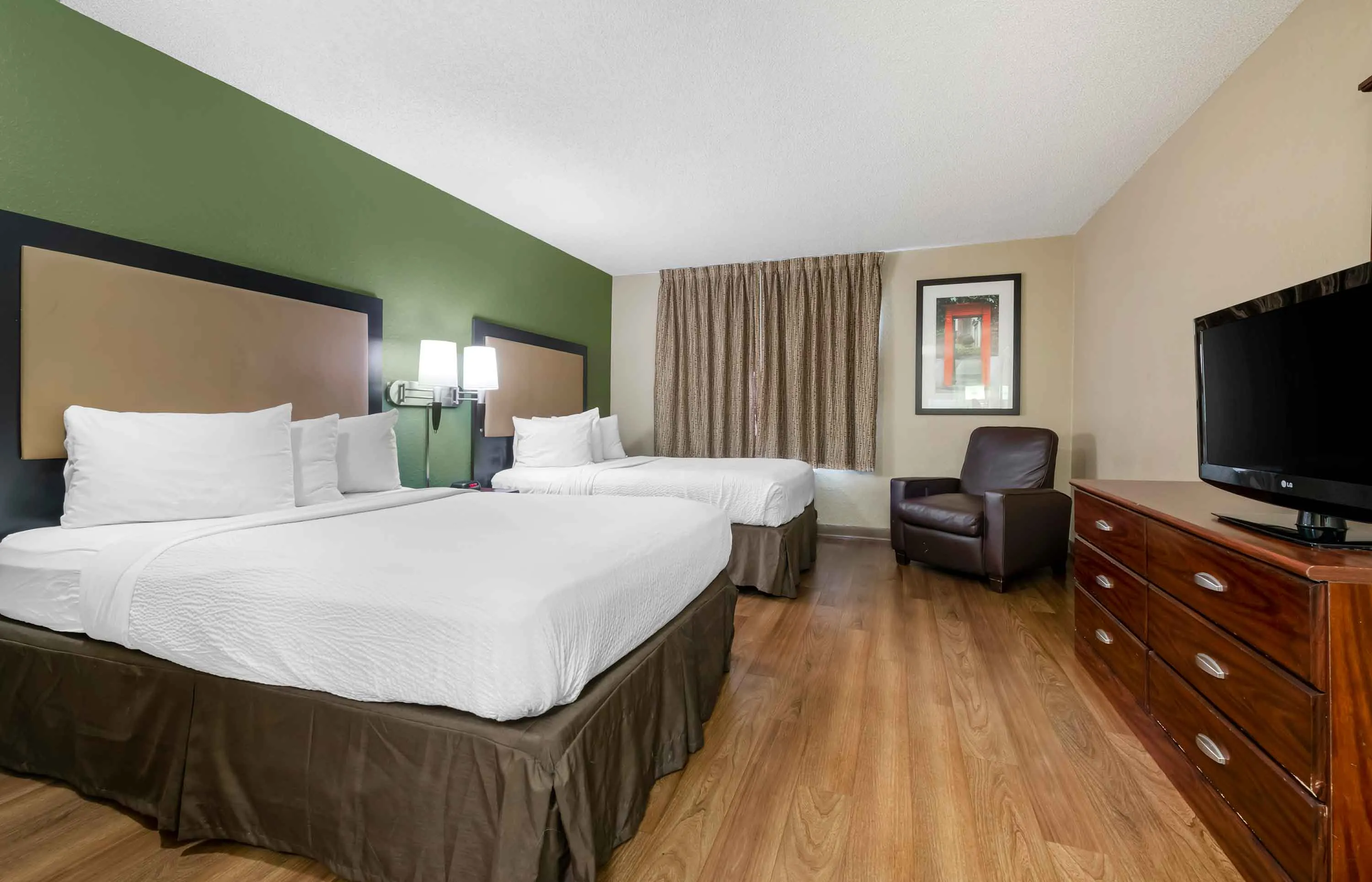Studio Suite - 2 Full Beds