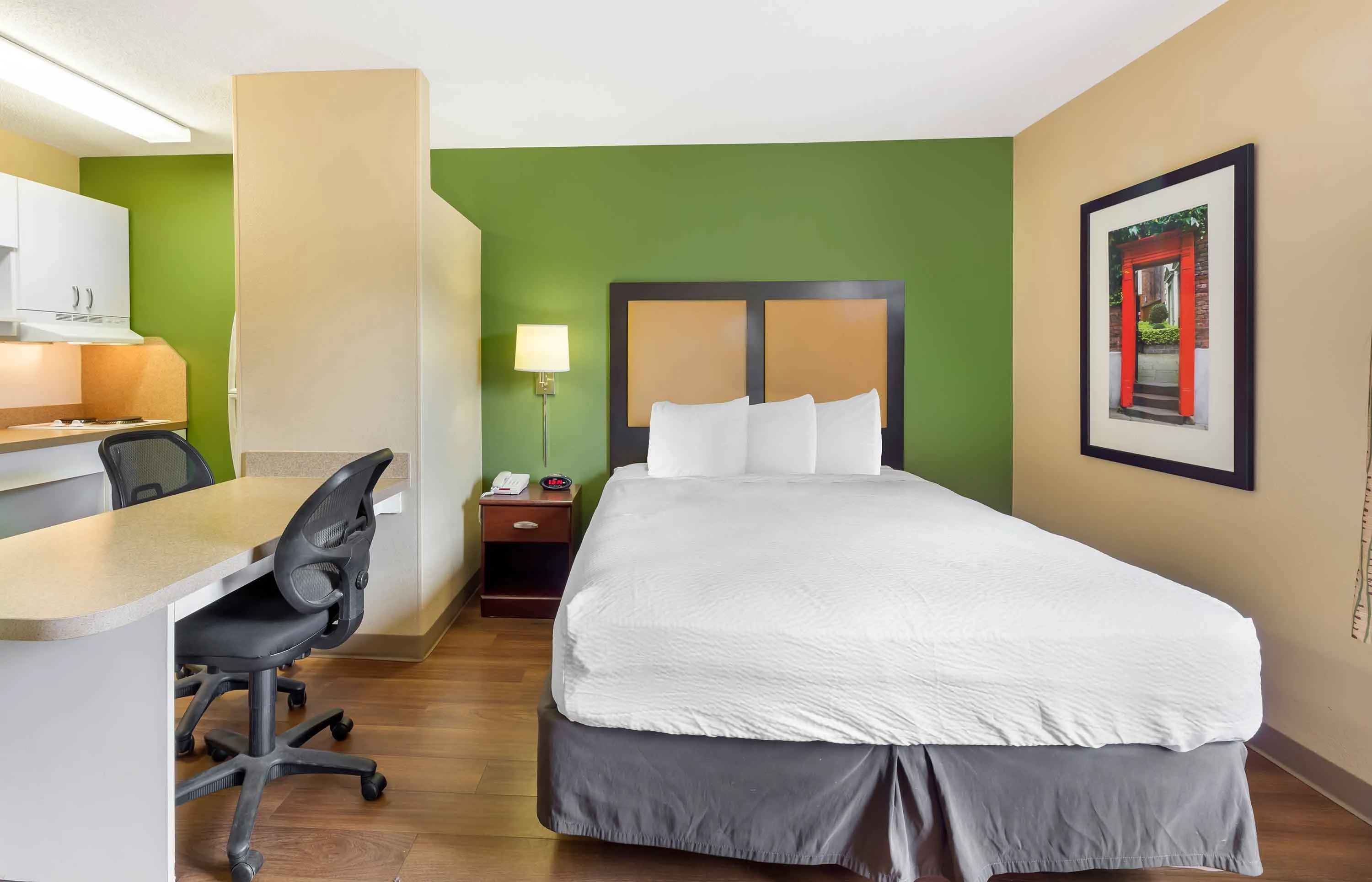 Studio Suite - 1 Queen Bed