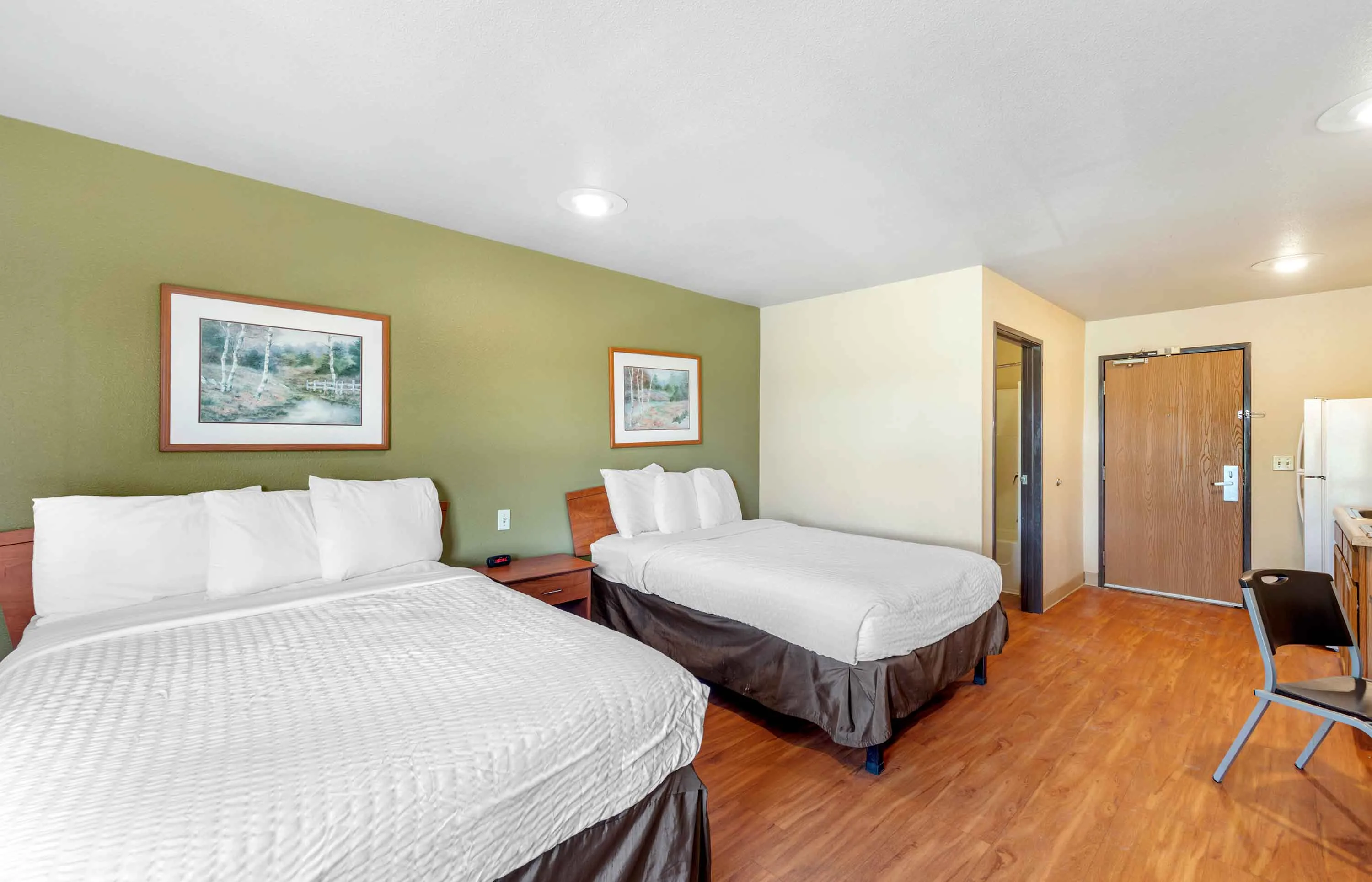 Studio Suite - 2 Full Beds