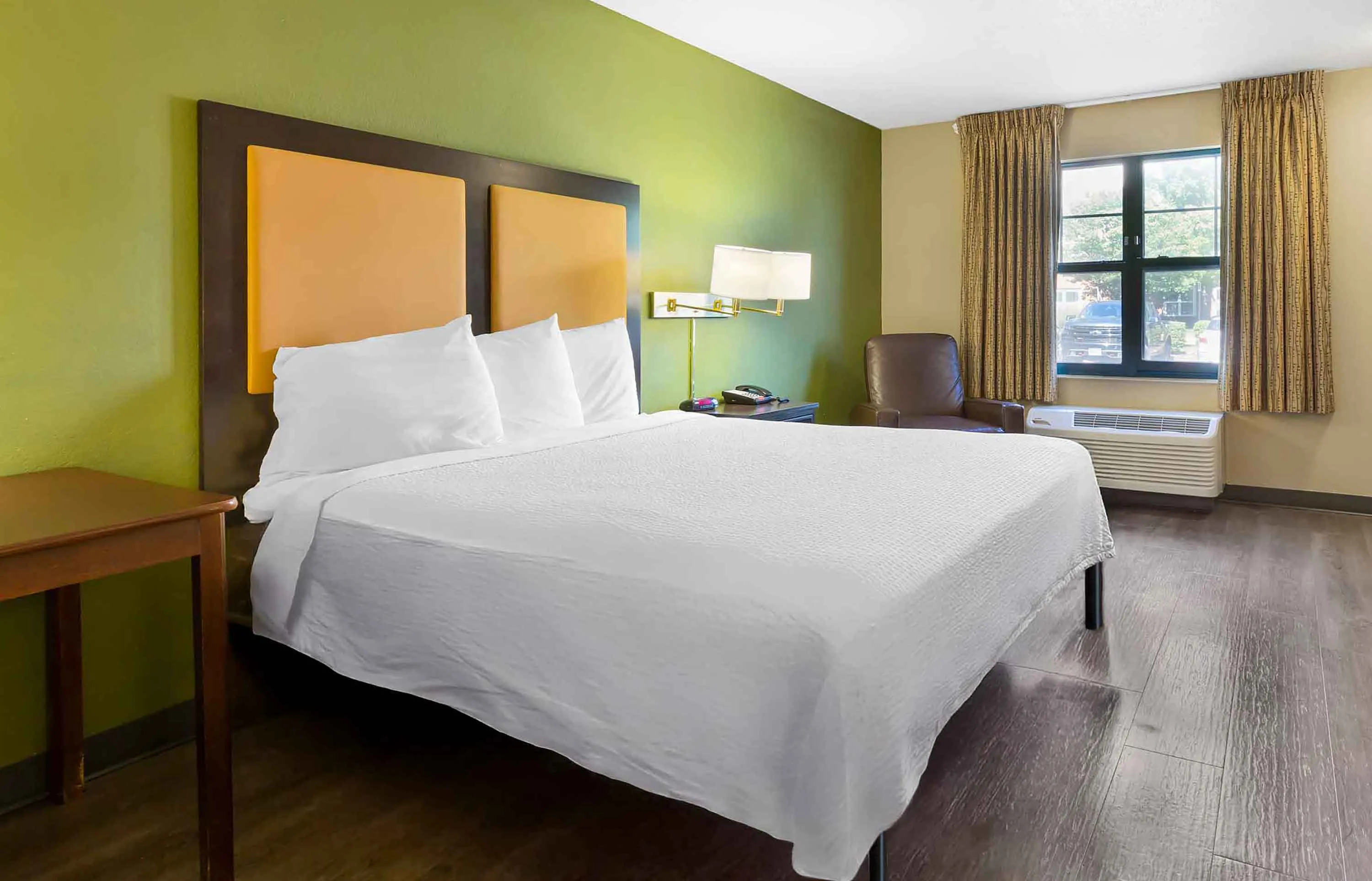 Studio Suite - 1 Queen Bed