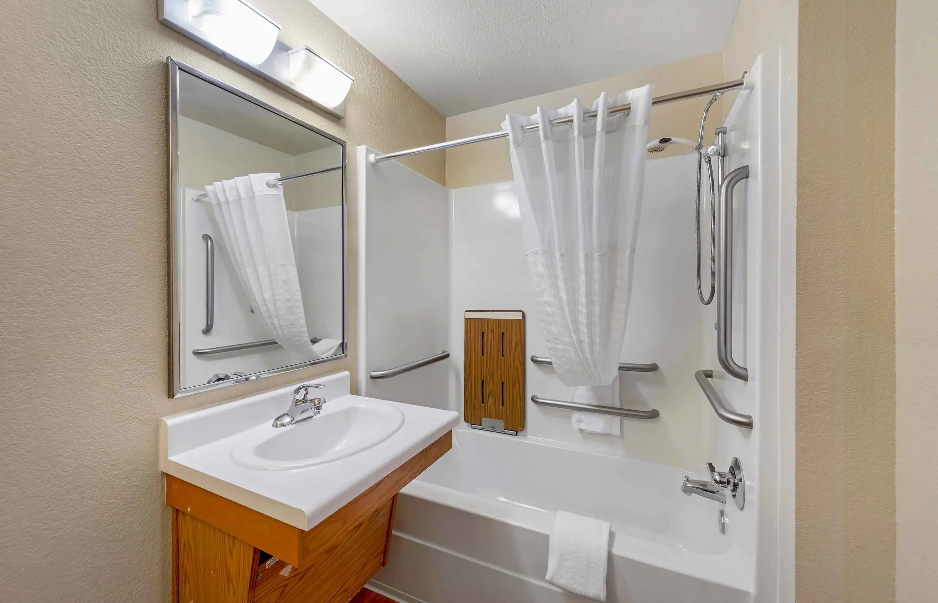 Studio Suite - 1 Queen Bed