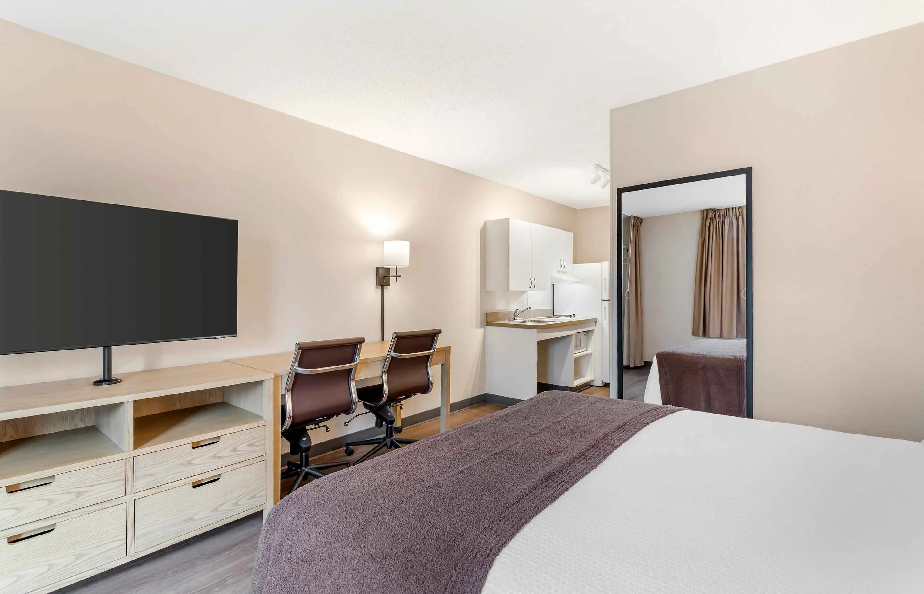Studio Suite - 1 Queen Bed