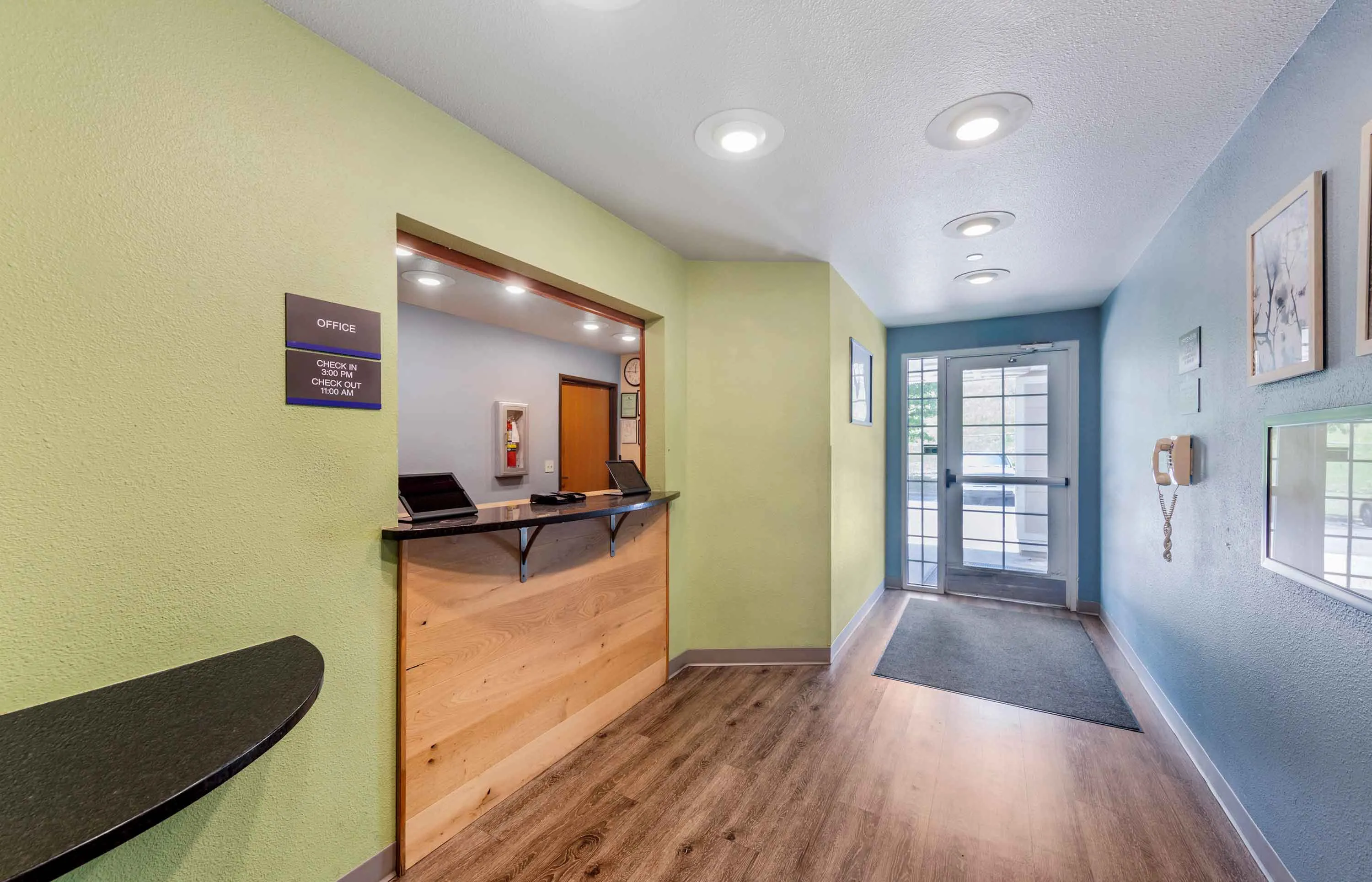 Lobby and Guest Check-in
