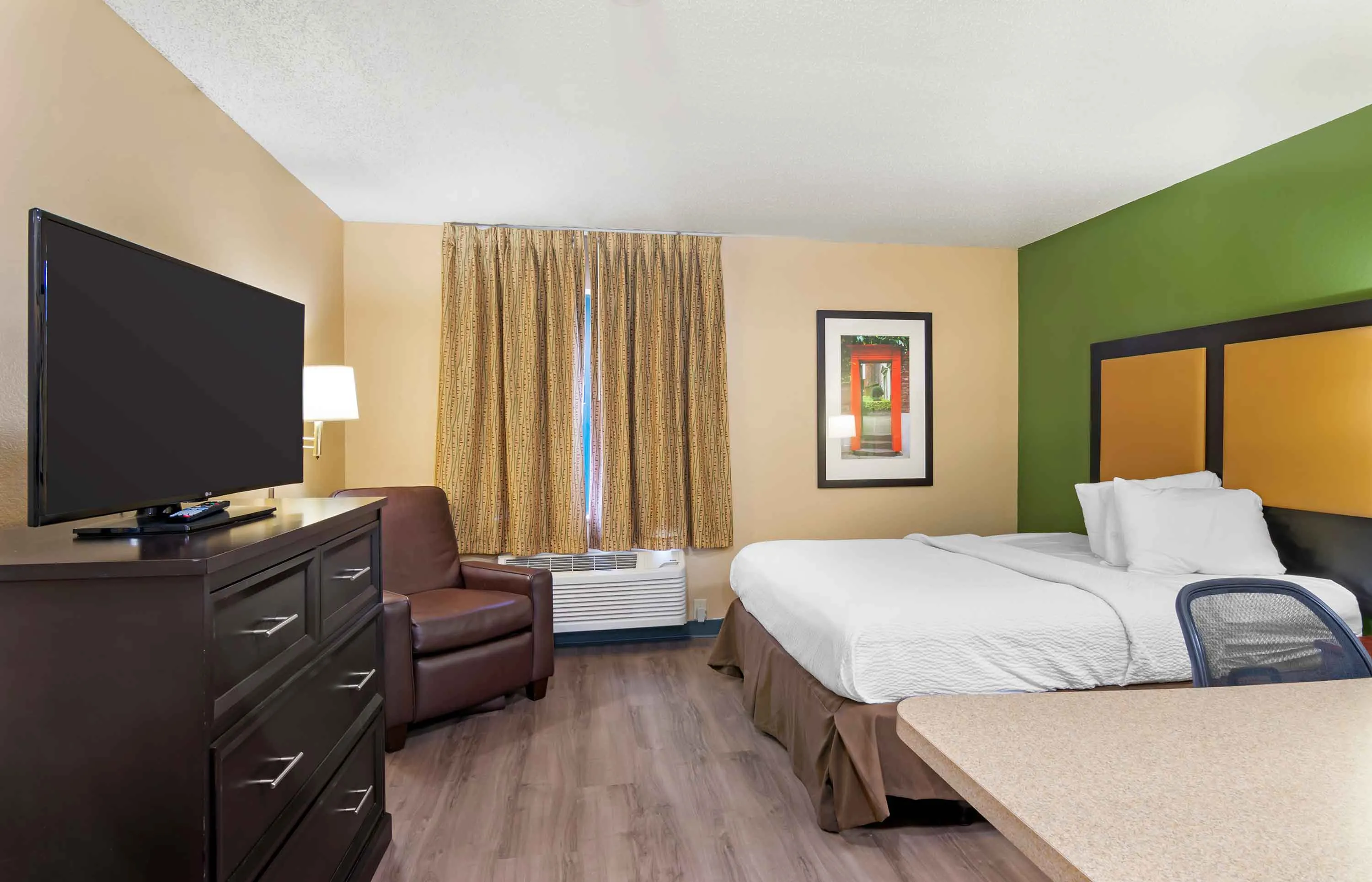 Studio Suite - 1 Queen Bed