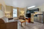 2 Bedroom Suite - 2 Queen Beds