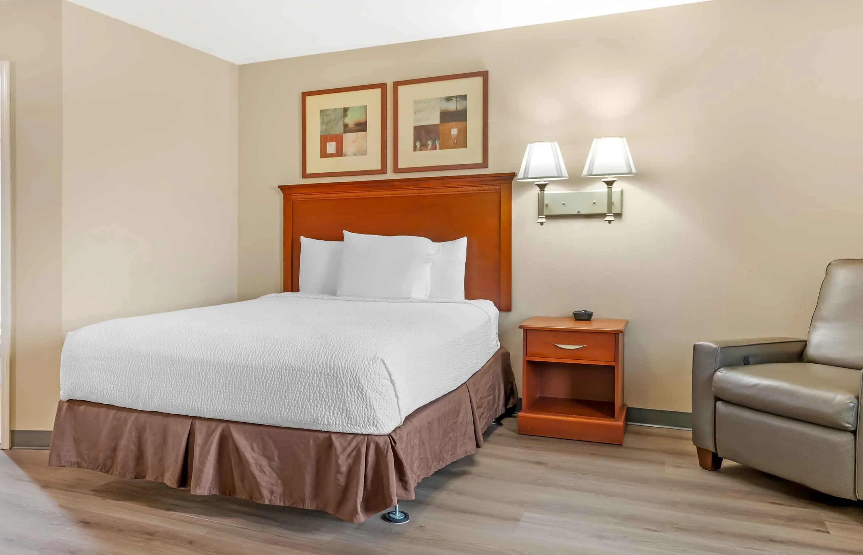 Studio Suite - 1 Queen Bed