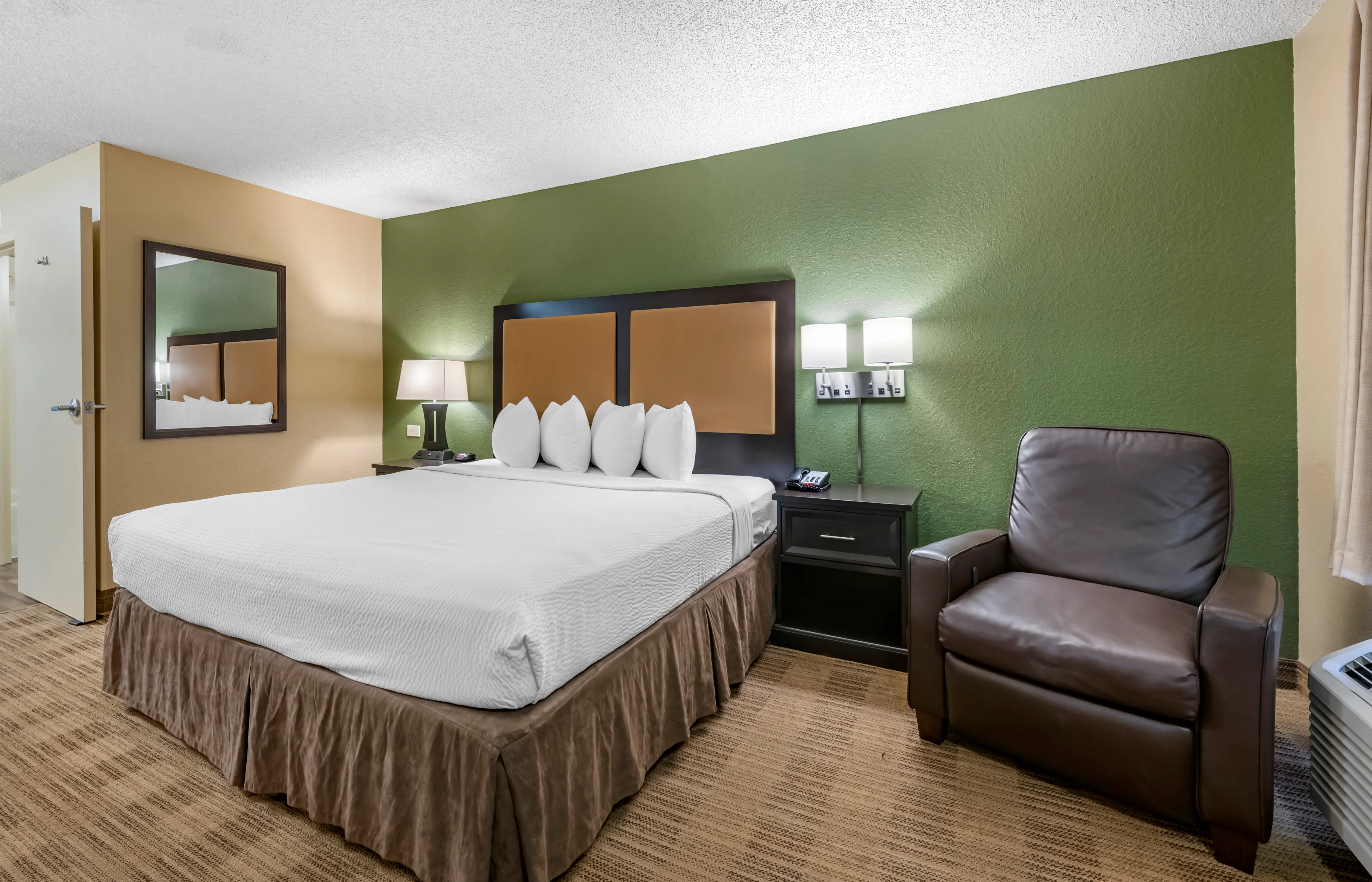 Studio Suite - 1 King Bed