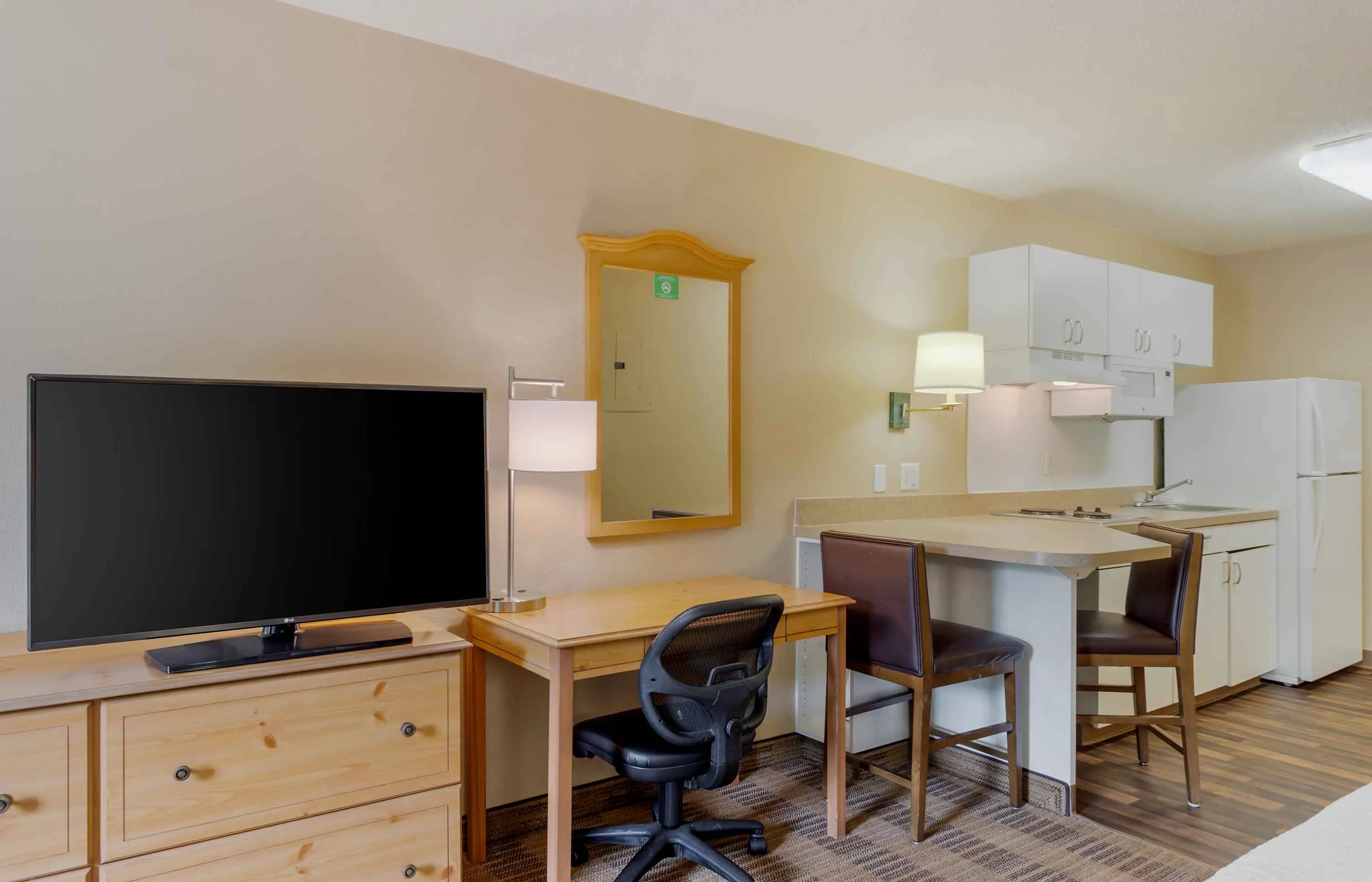 Studio Suite - 2 Full Beds