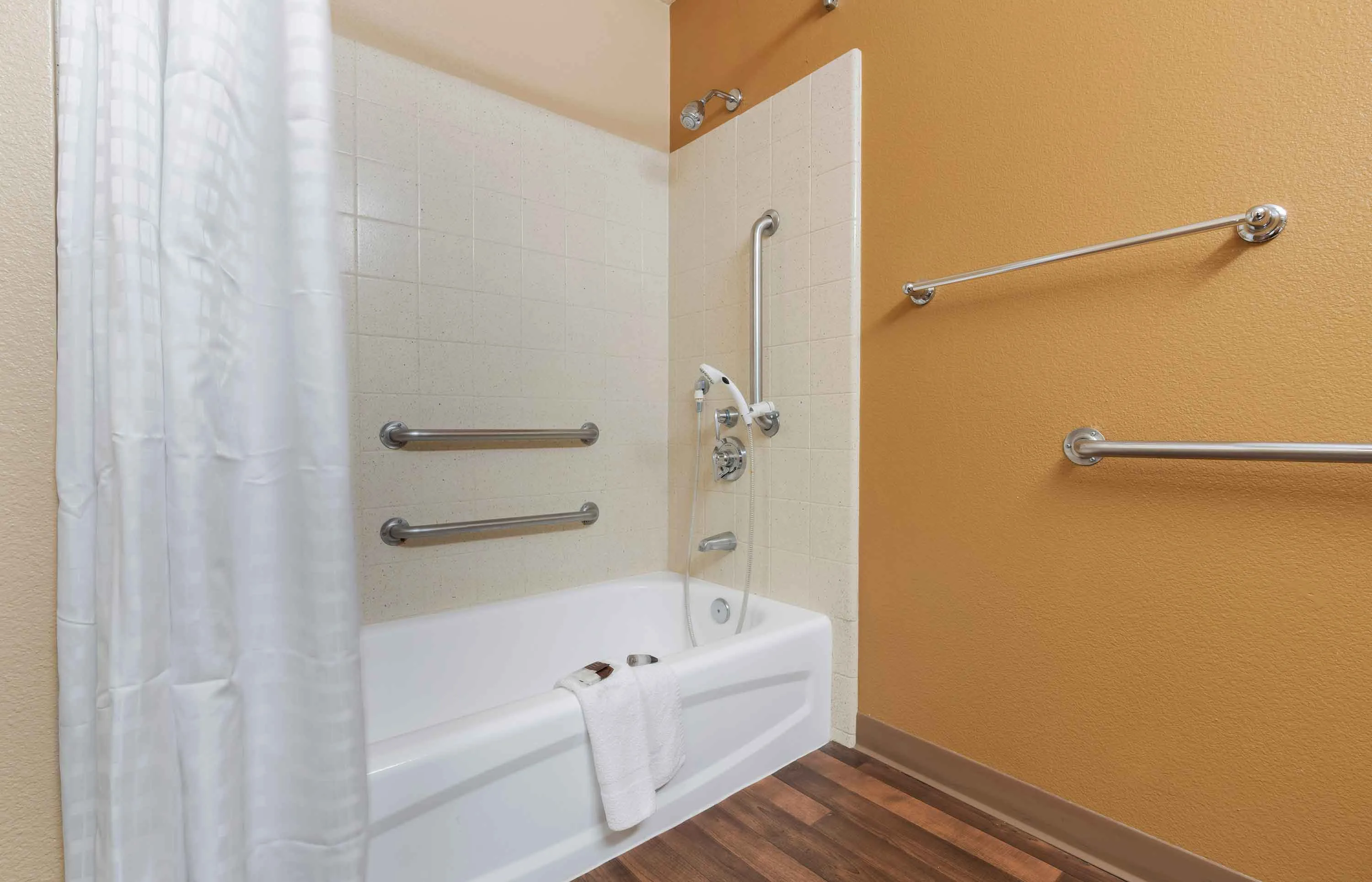 Studio Suite - 1 Queen Bed