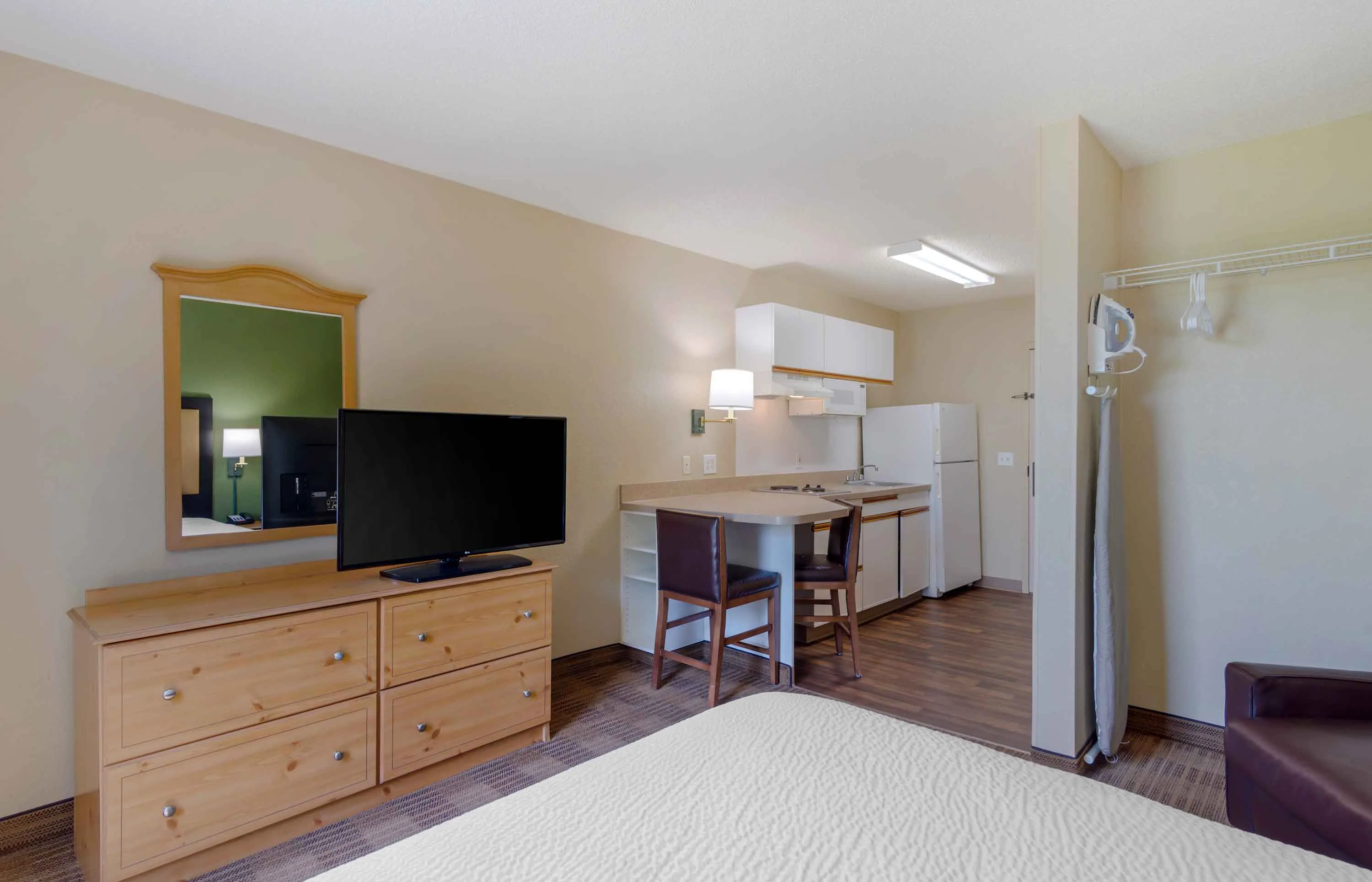 Studio Suite - 1 Queen Bed