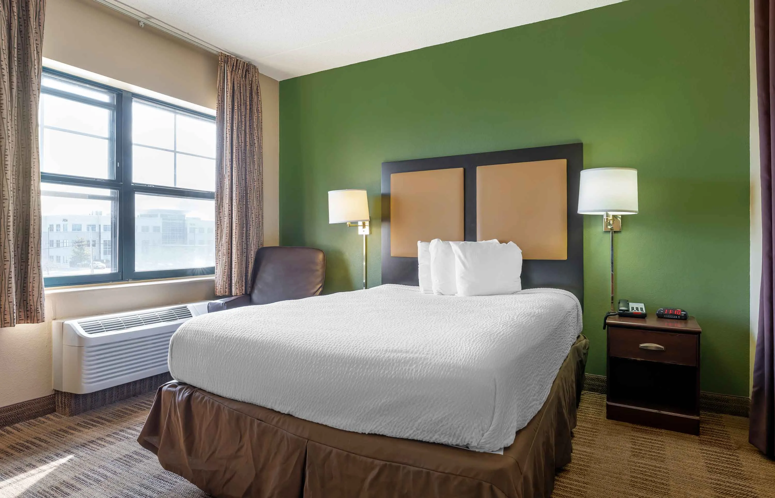 Studio Suite - 1 Queen Bed
