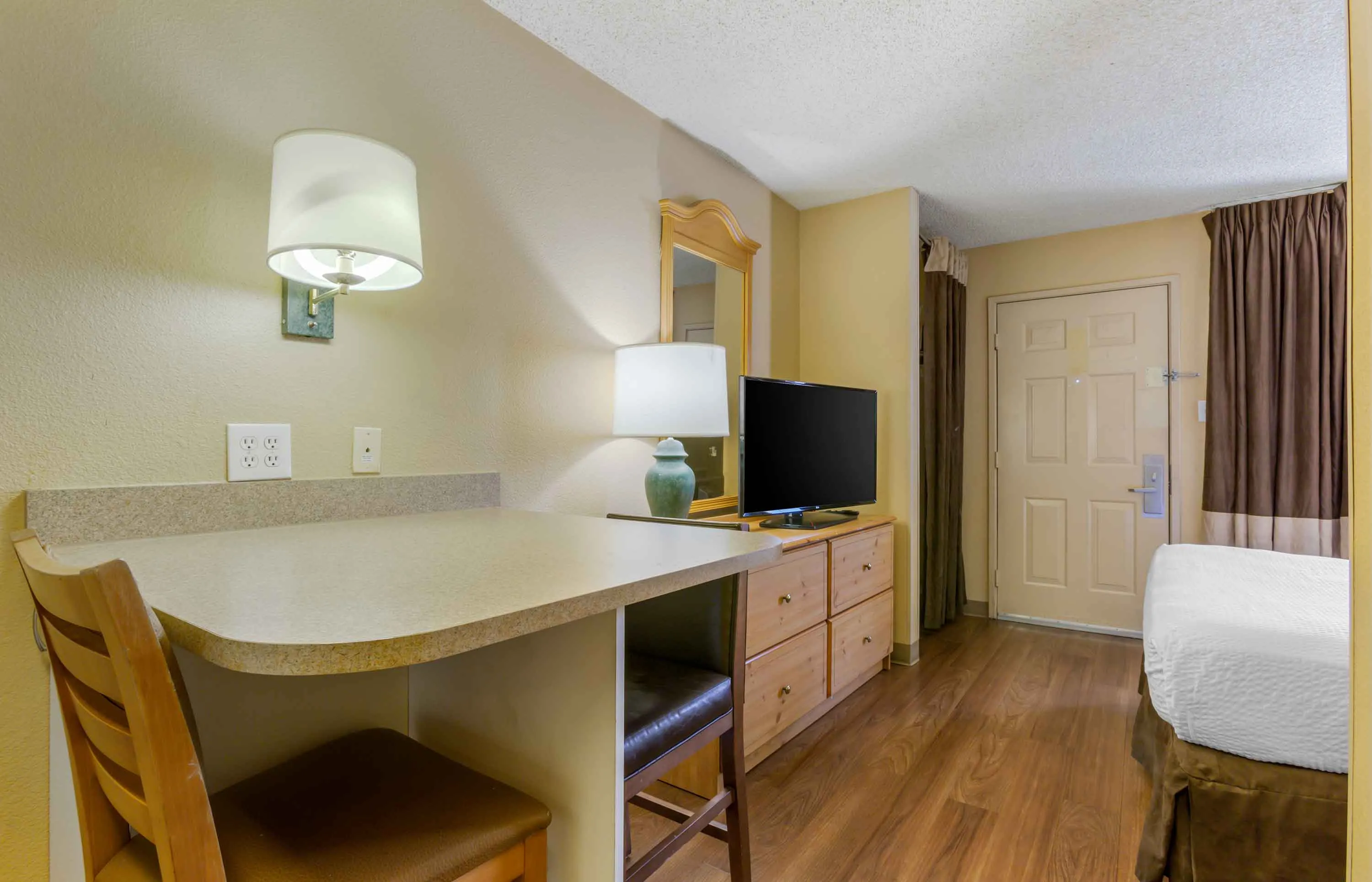 Studio Suite - 1 Queen Bed