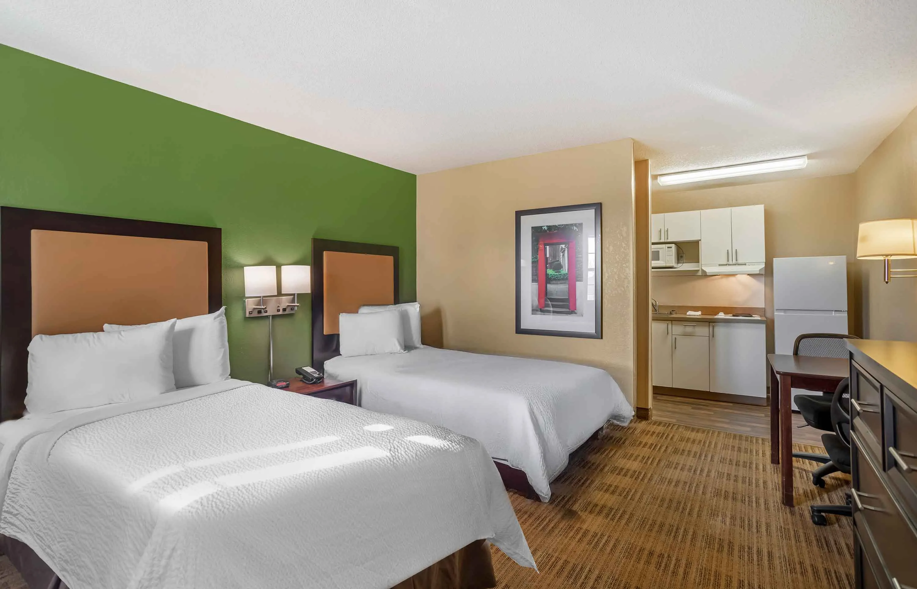 Studio Suite - 2 Full Beds