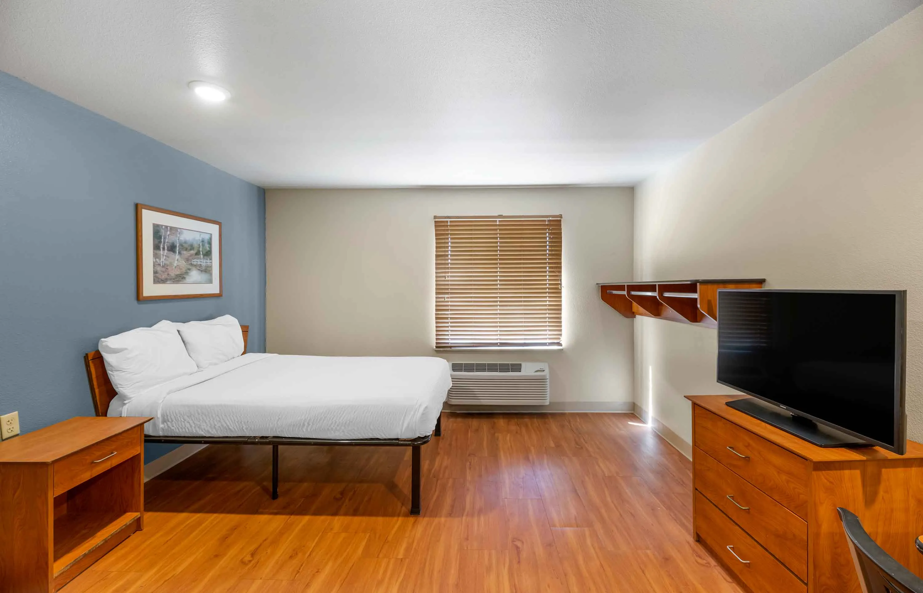 Deluxe Studio - 1 Full Bed