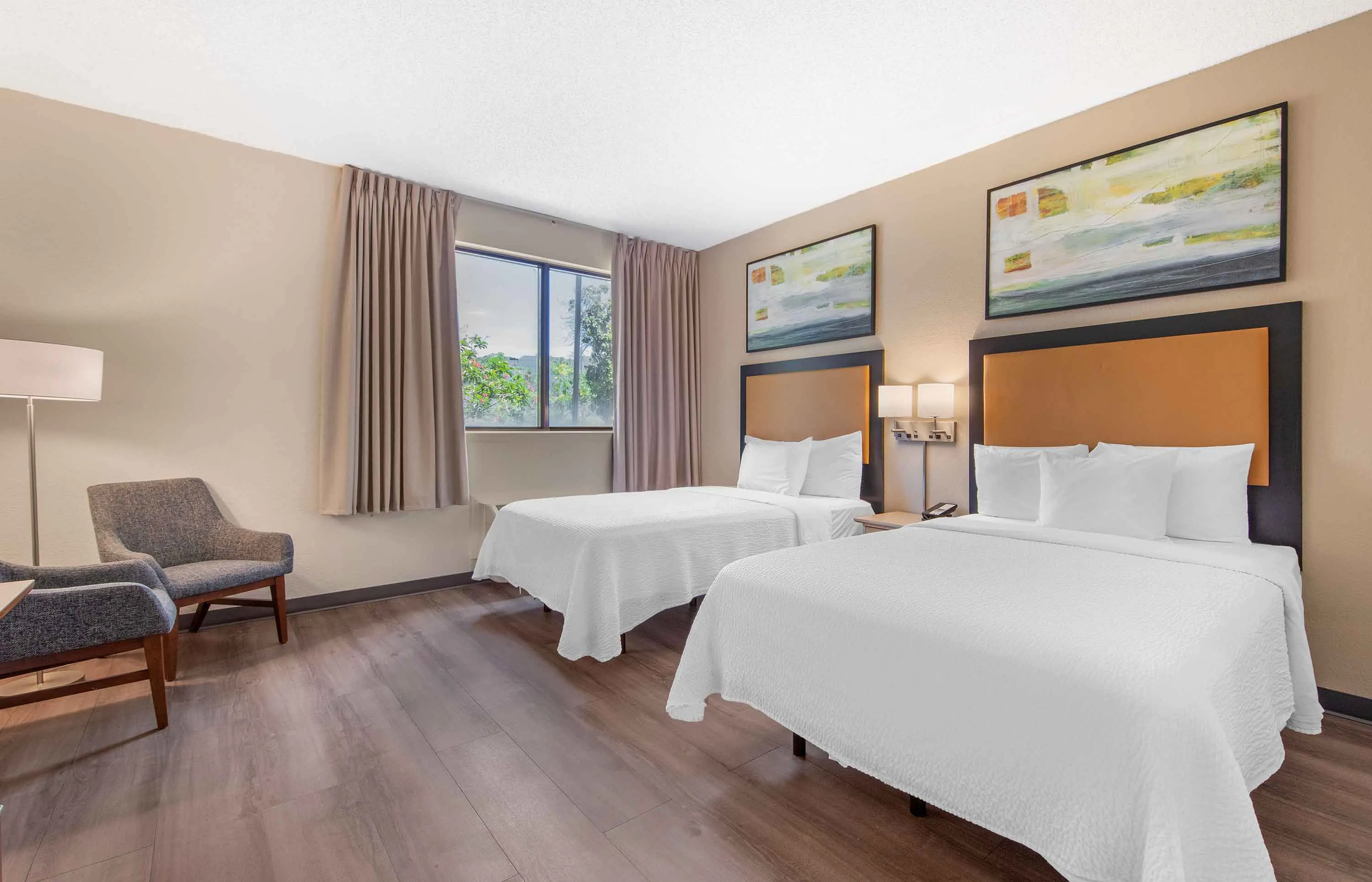 Studio Suite - 2 Full Beds