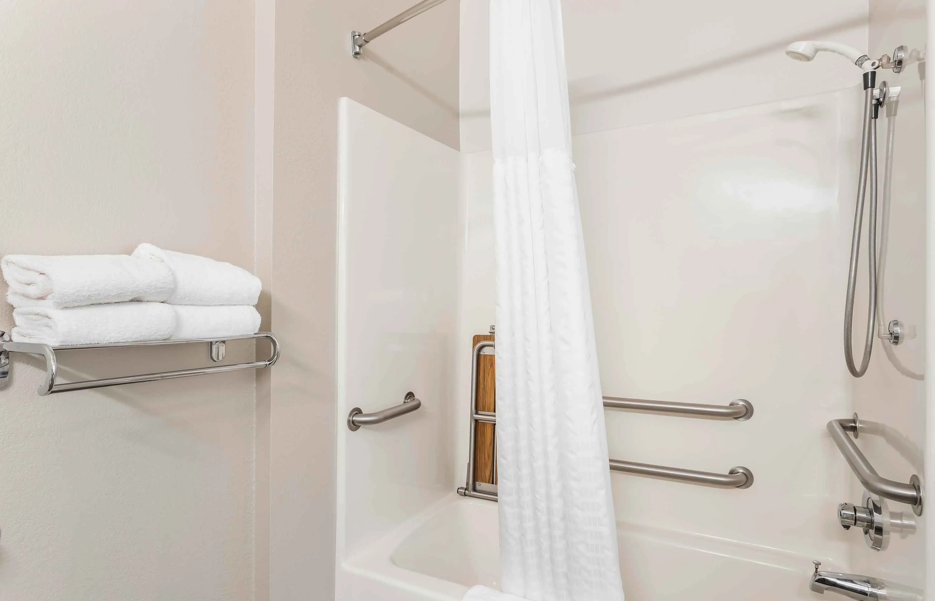 Studio Suite - 2 Queen Beds